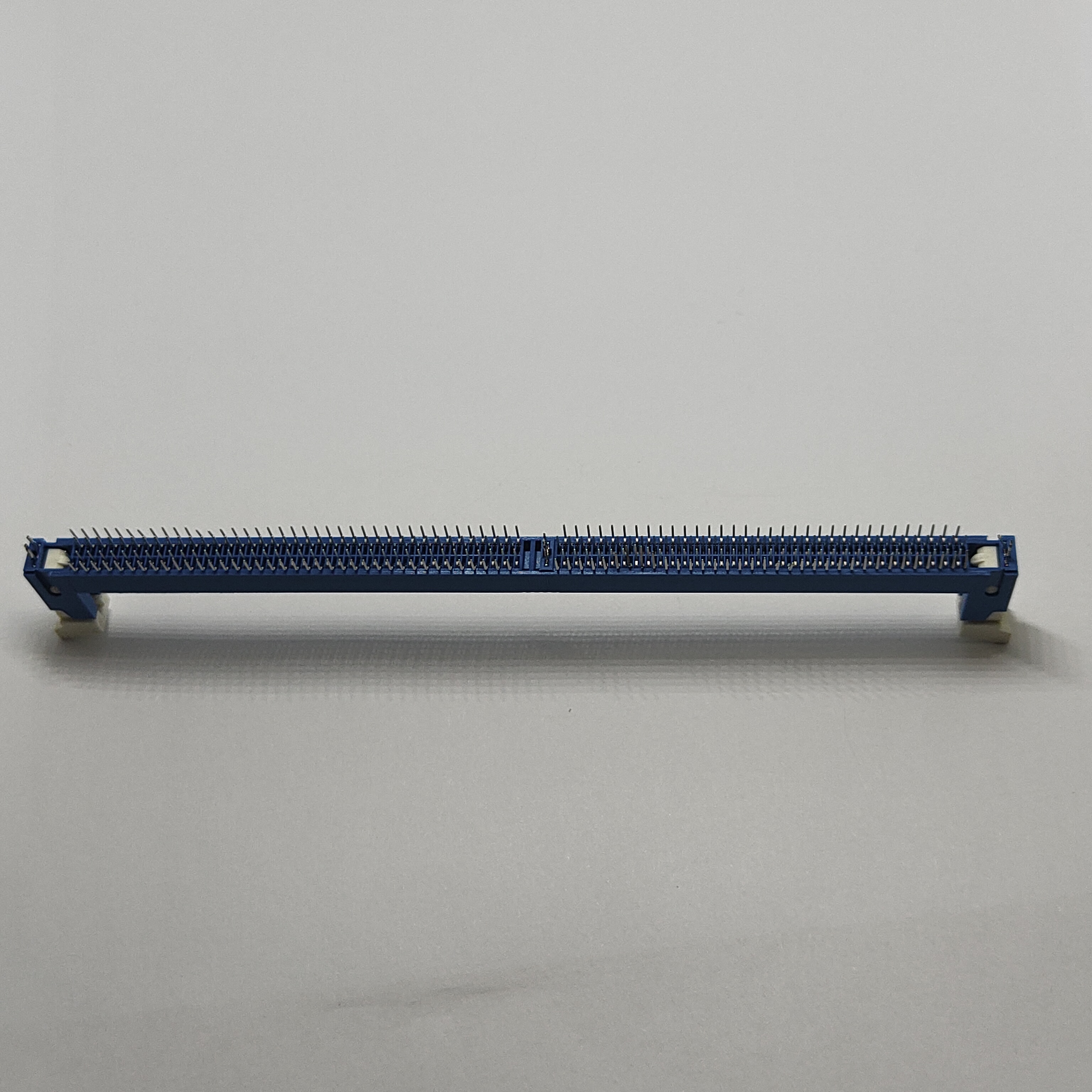 DDR4 288P Memory Socket, Blue Housing(293C) with White Latch Solt DIP＝3.0mm