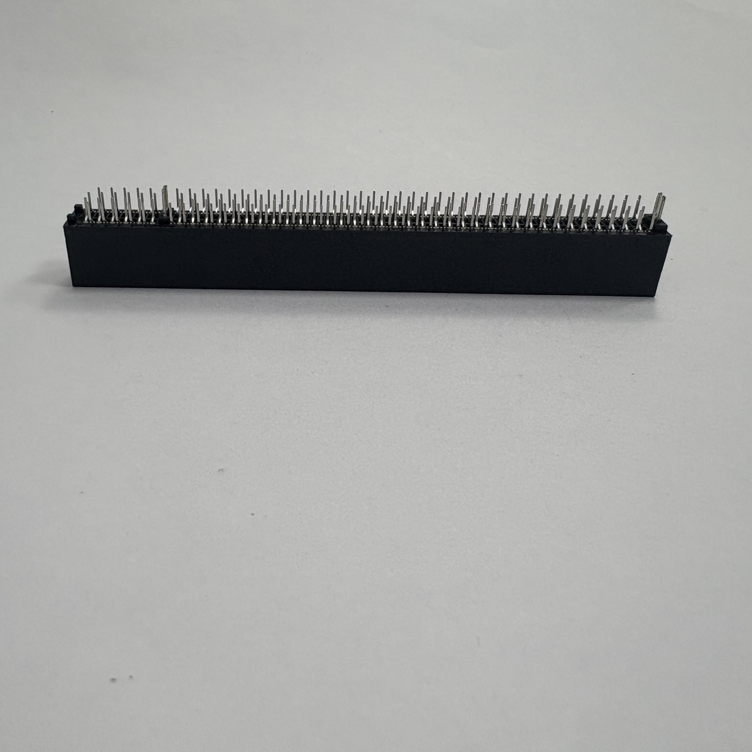 PCIe 164‑Pin Traditional Connector, G/F Plating, 2.5mm DIP, No Logo, PA66 Black, Tray Package