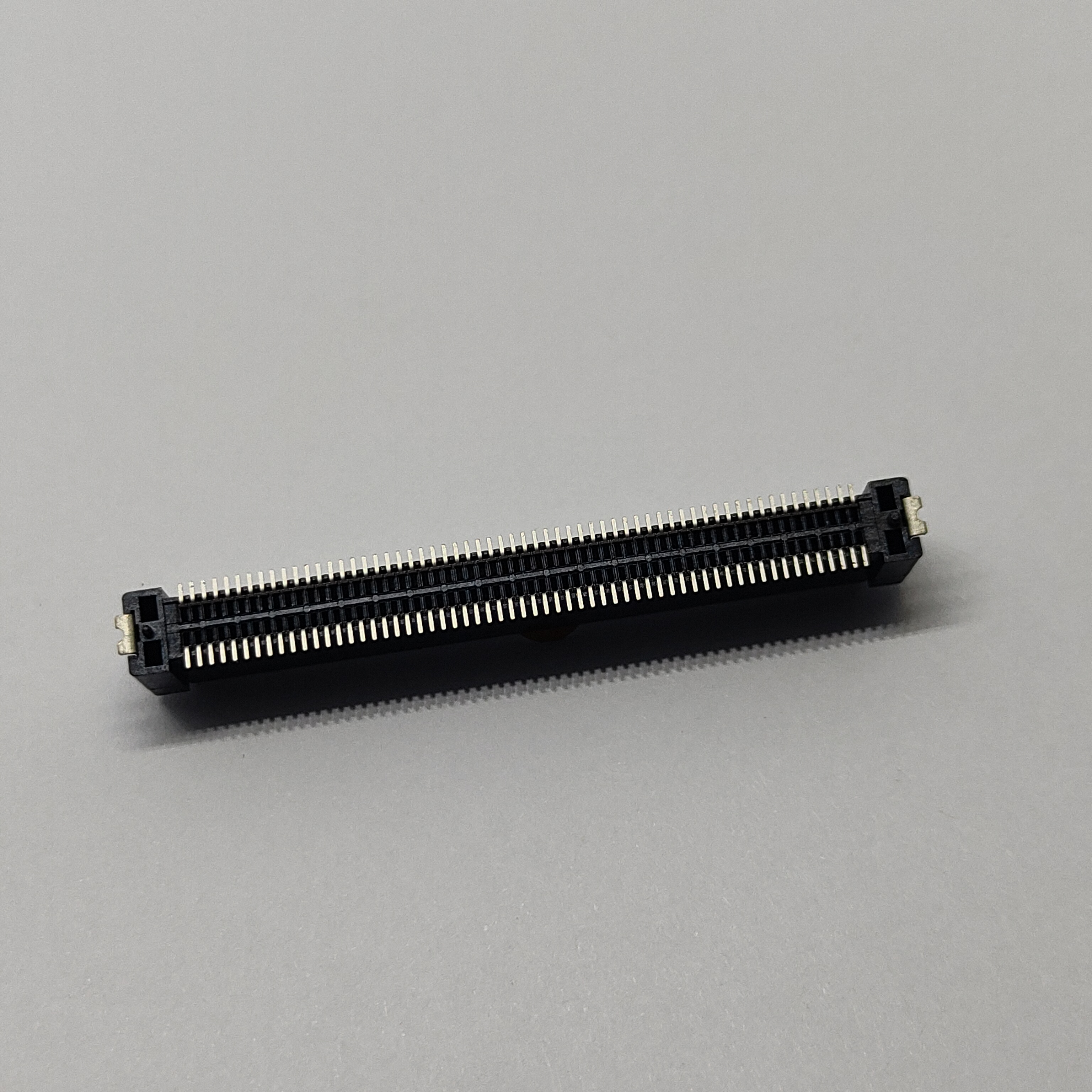 BTB Pitch 0.8mm Female Vertical SMT Connector 2*60Pin H10.00mm Au3u''