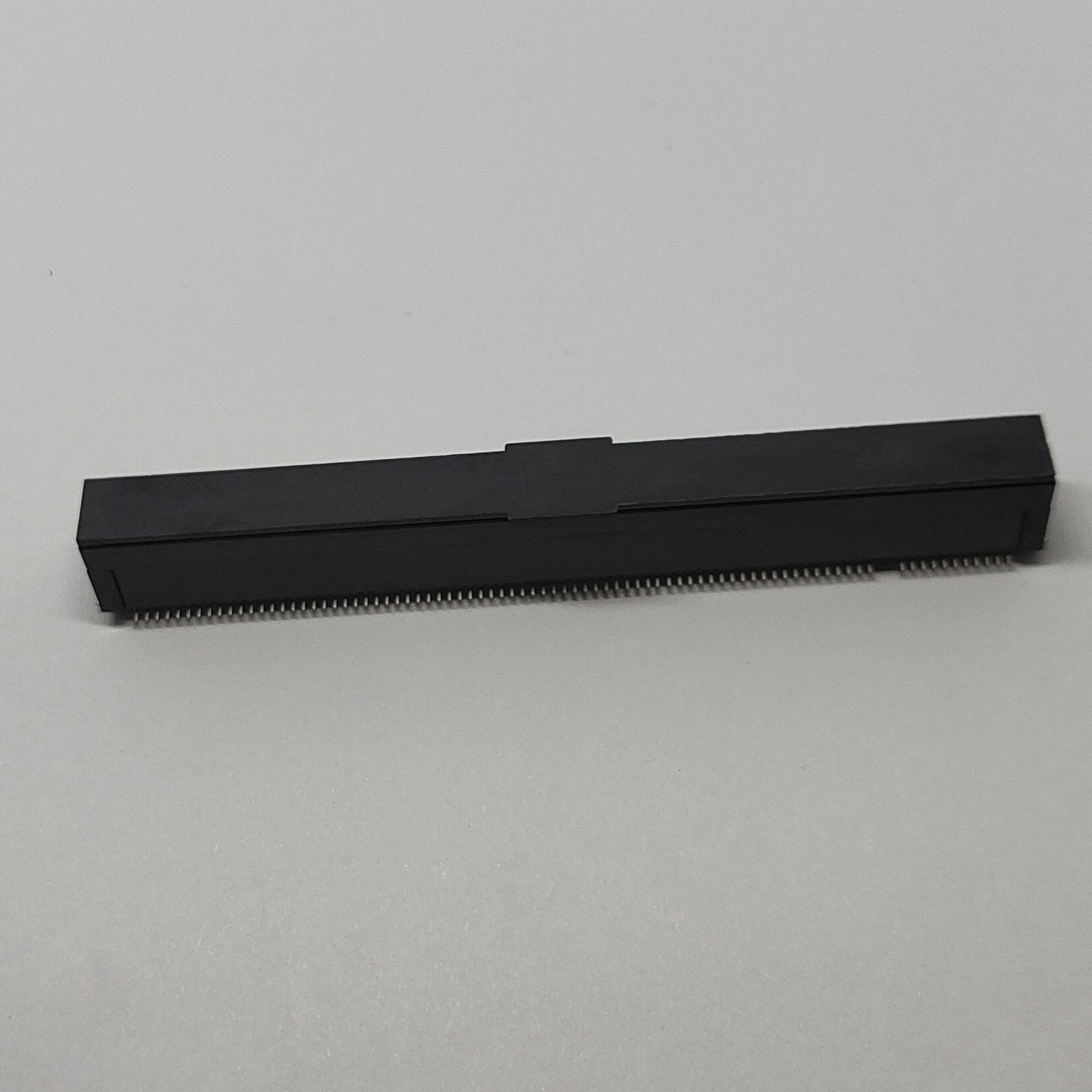 PCIe Gen 4.0 164‑Pin Standard SMT Connector With Grounding, No Strain‑Relief Rib