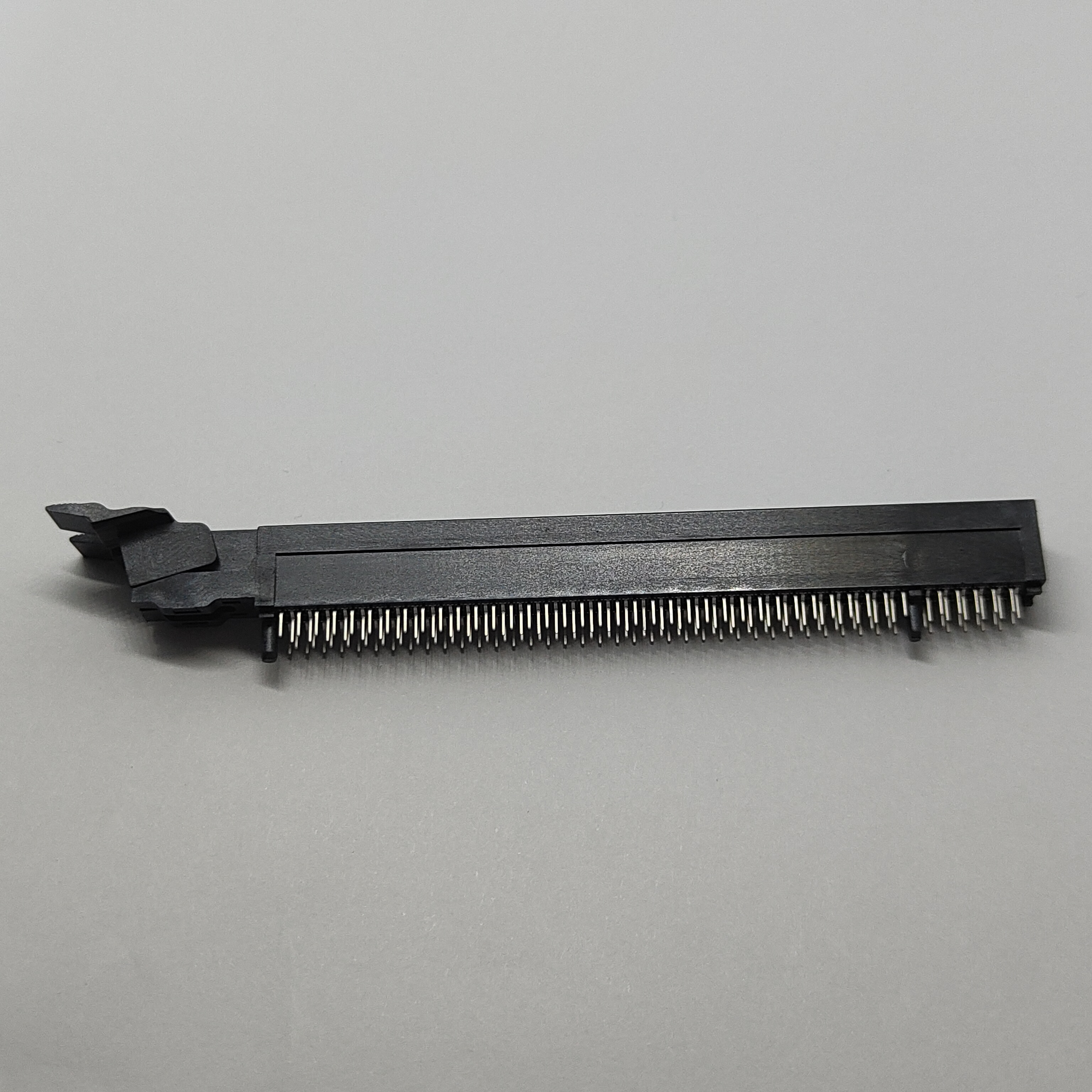 PCIe Gen4.0 16GT/s 164Pin Rotatable Guide Post Large Latch Connector, G/F, Black, DIM A=2.5mm