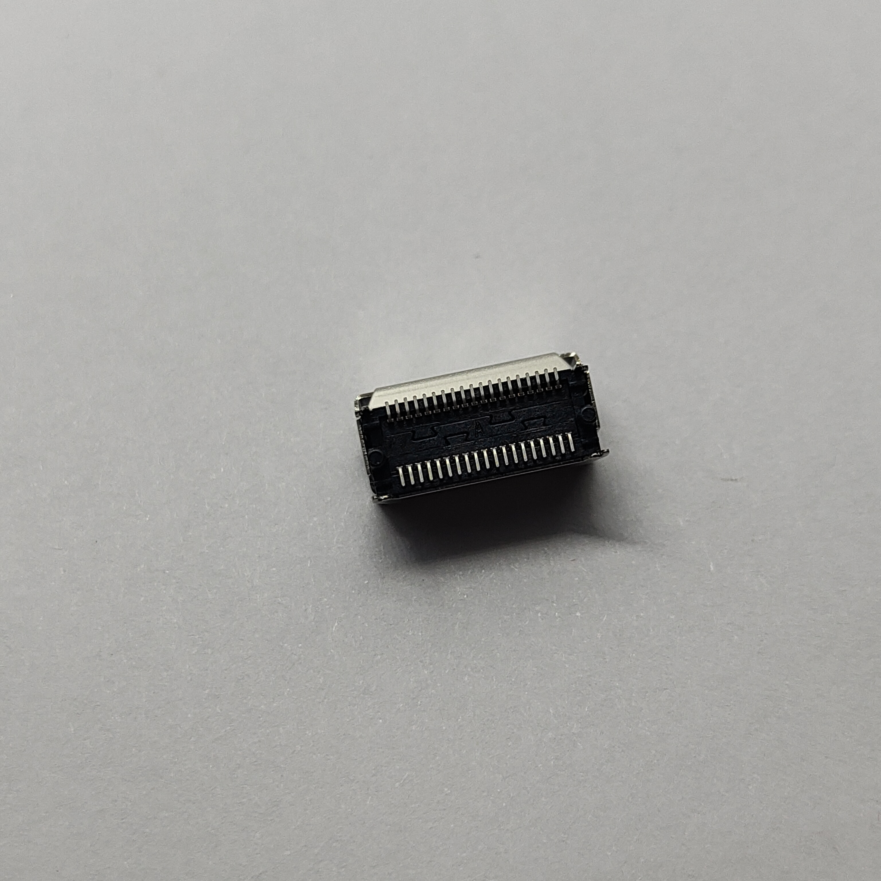 MCIO 38P CONN 0.60 PITCH (PCIe Gen 5) V/T 4X 1.20MM BLACK