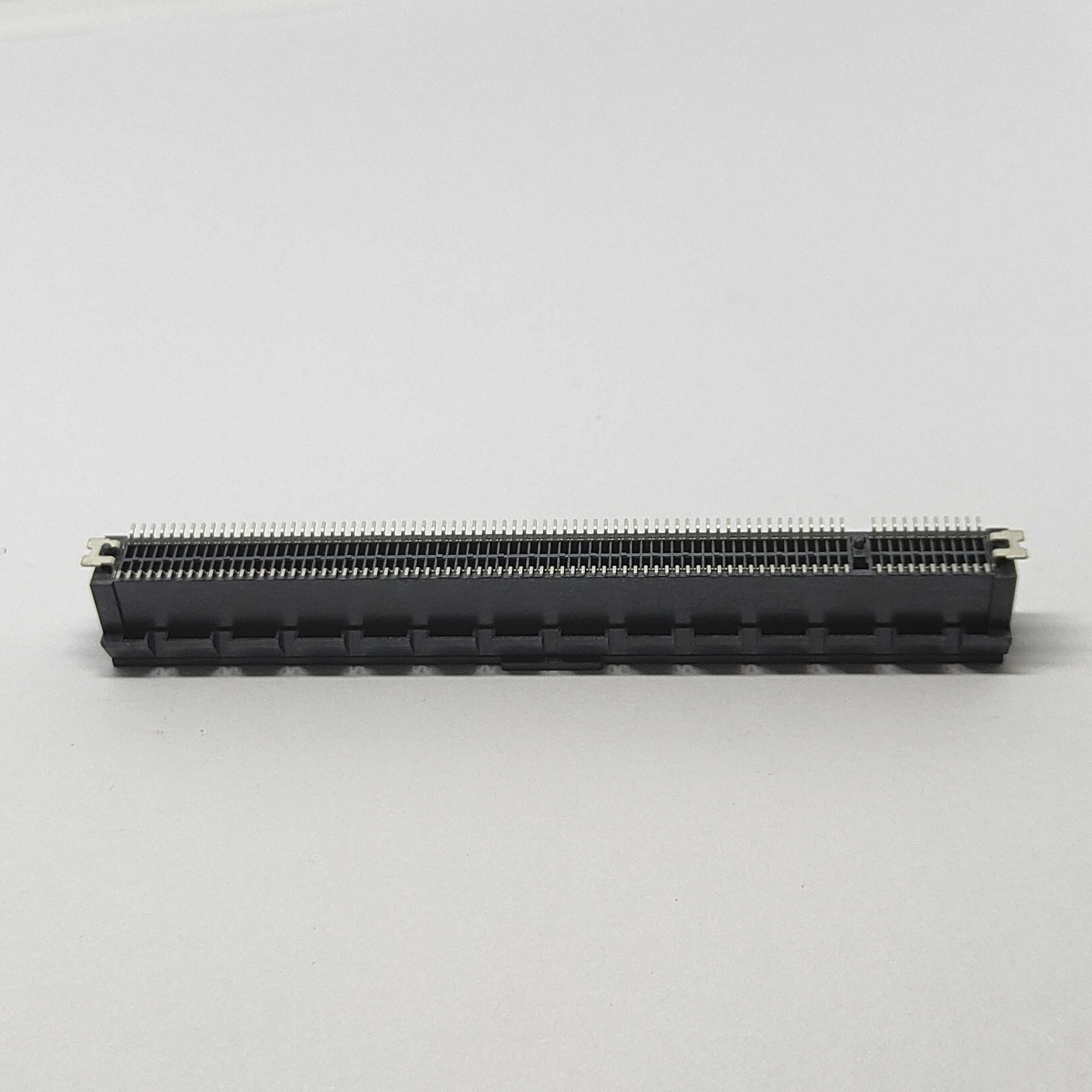 PCIe Gen 4.0 164‑Pin Standard SMT Connector With Grounding, No Strain‑Relief Rib