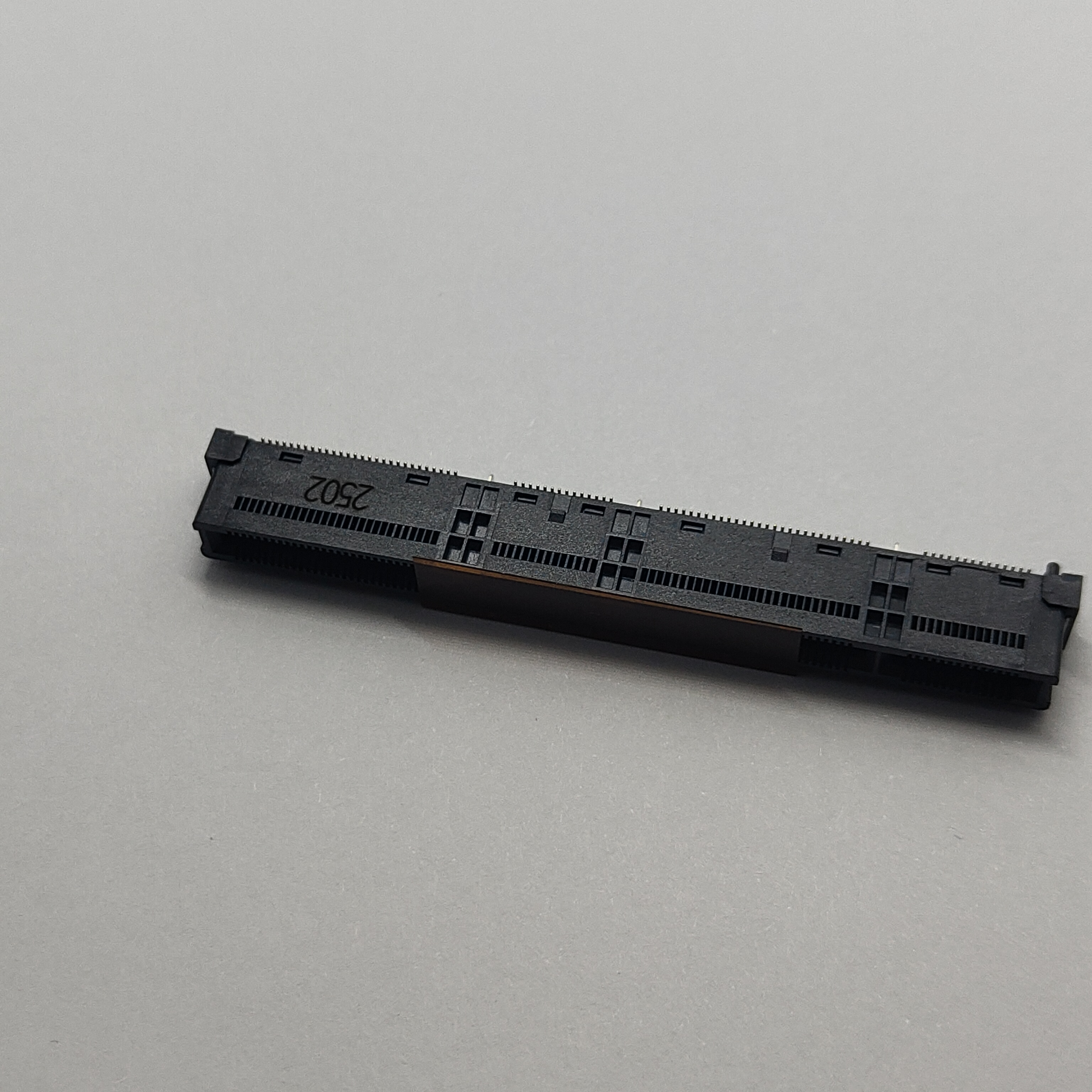 GenZ Series, 4C+ Vertical Type, 168-Pin, Logo-Free, 30μ" Gold Plating, Tape & Reel Packaging