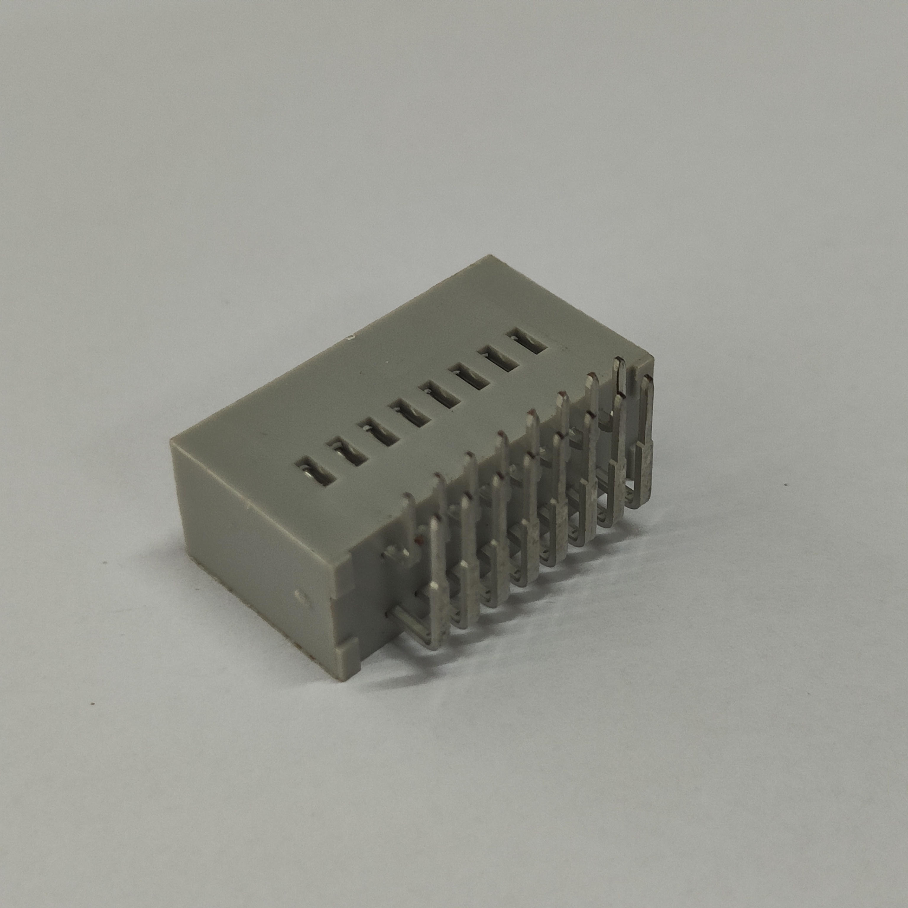 2.54×2.54mm Pitch 90° Right Angle DIP Gold Finger, 2×8P, 1μ" Gold Plating, Gray, No Logo