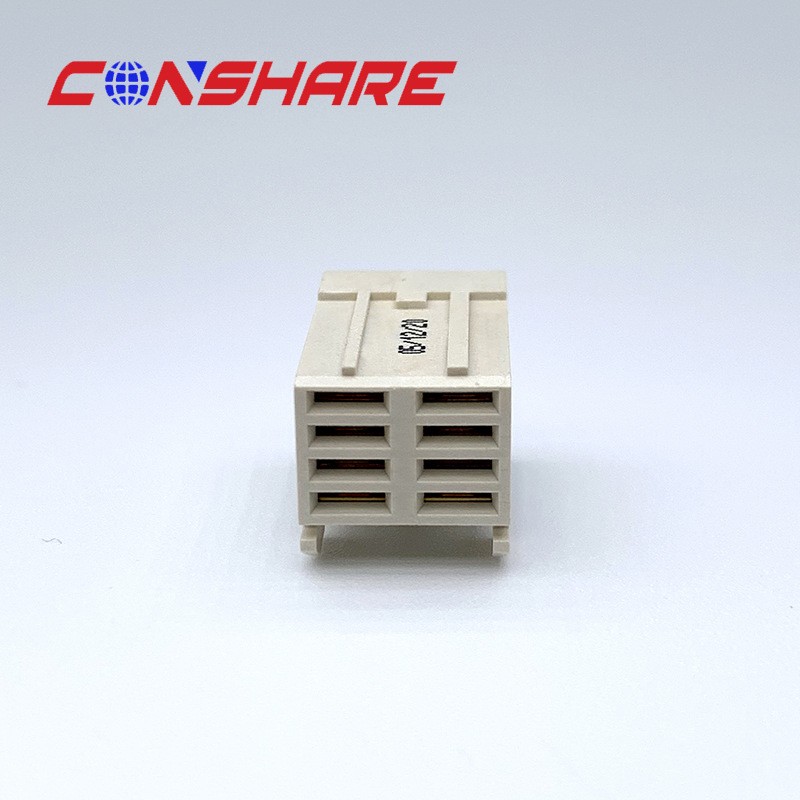 2x4 Pin Right-Angle Female Power Connector