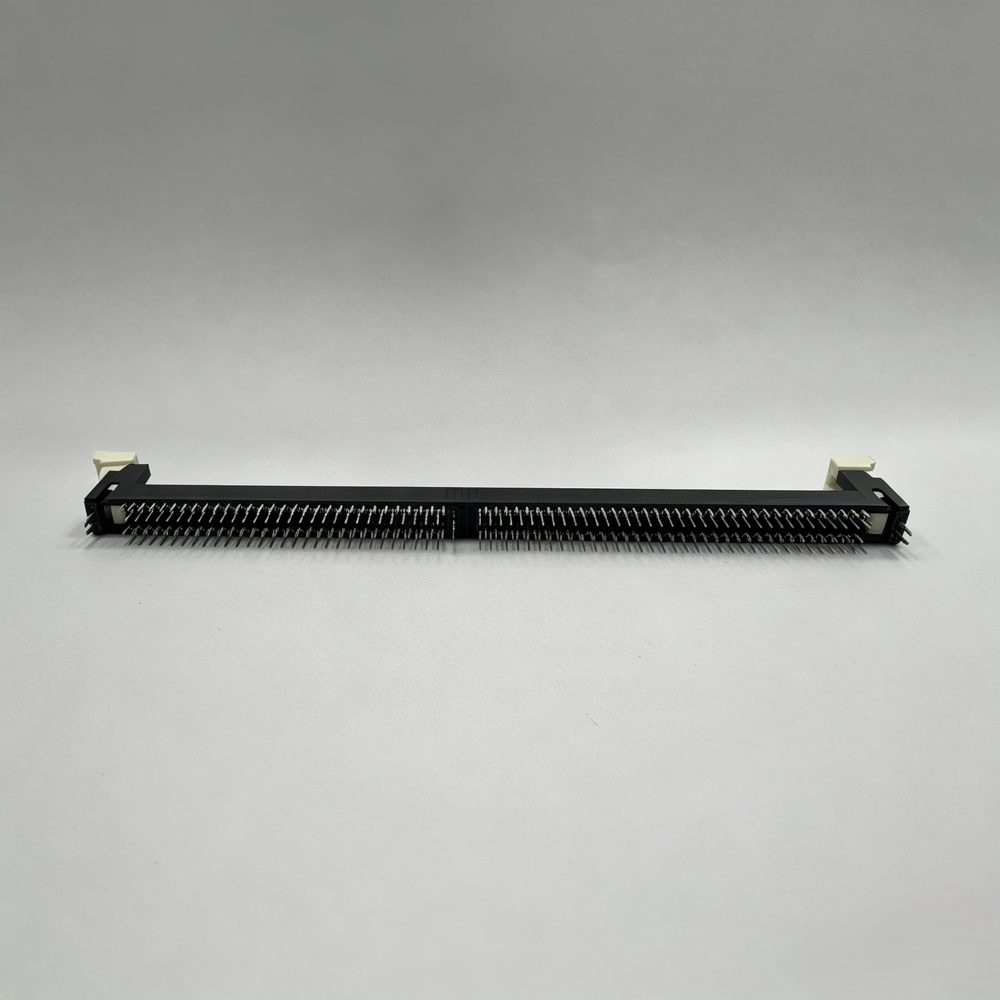 DDR4 288Pin, Black Housing With White Retention Clips, Contact Area Gold Flash (G/F), Solder Tail Tin‑Plated 3.00mm DIP