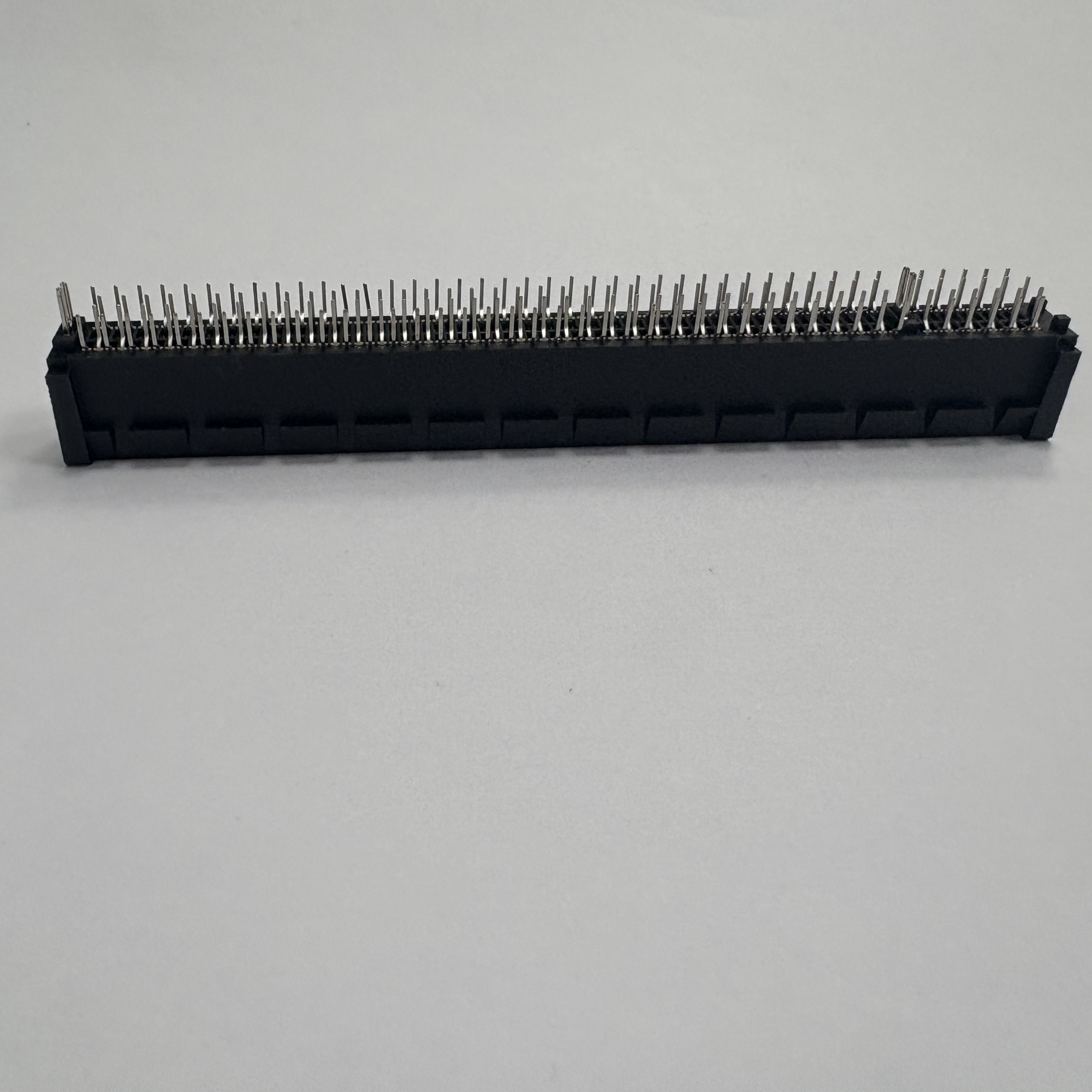 PCIe 164‑Pin Traditional Connector, G/F Plating, 2.5mm DIP, No Logo, PA66 Black, Tray Package