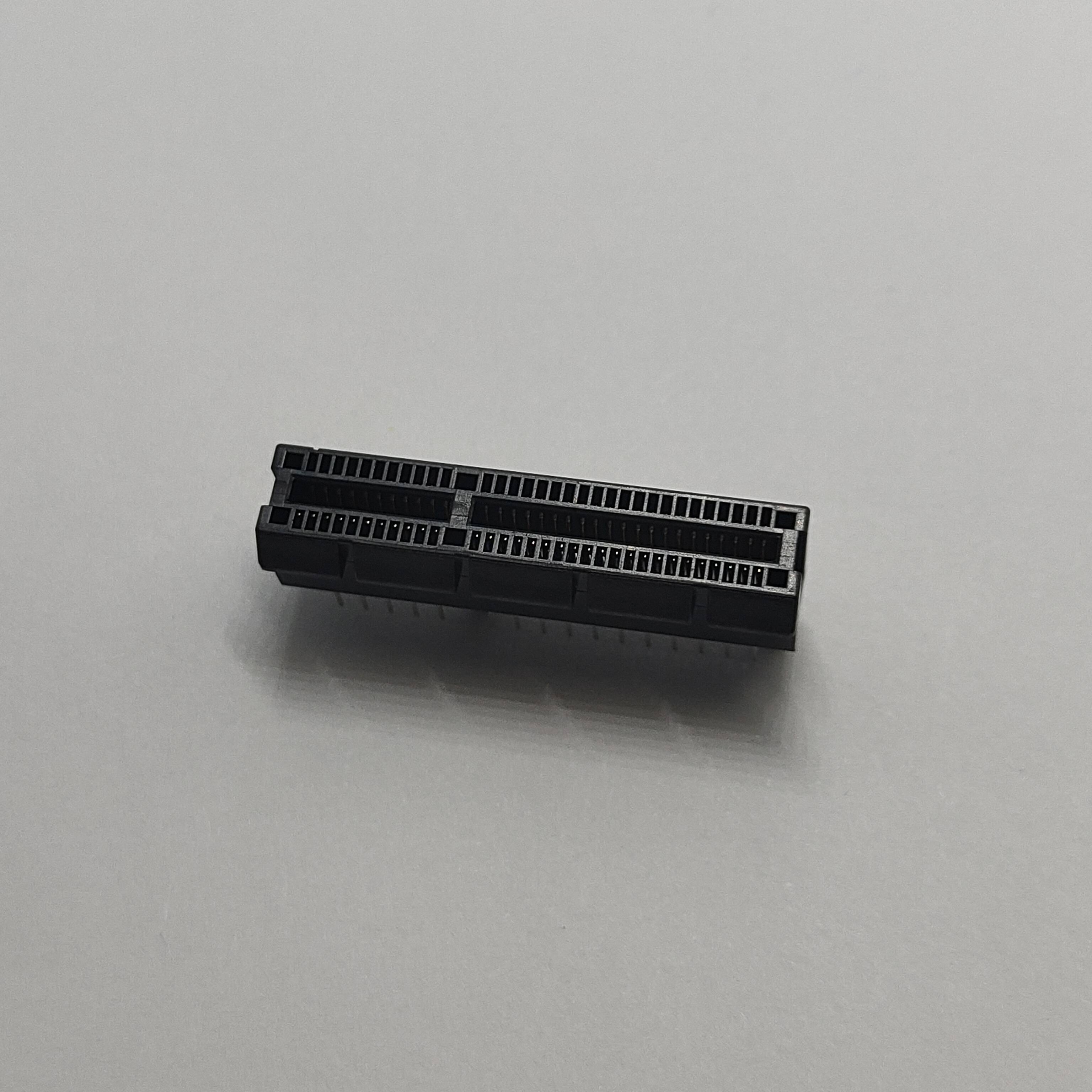 64‑Pin PCIe Open‑End Guide‑Post DIP Connector, Black LCP Housing, Gold‑Plated Terminals