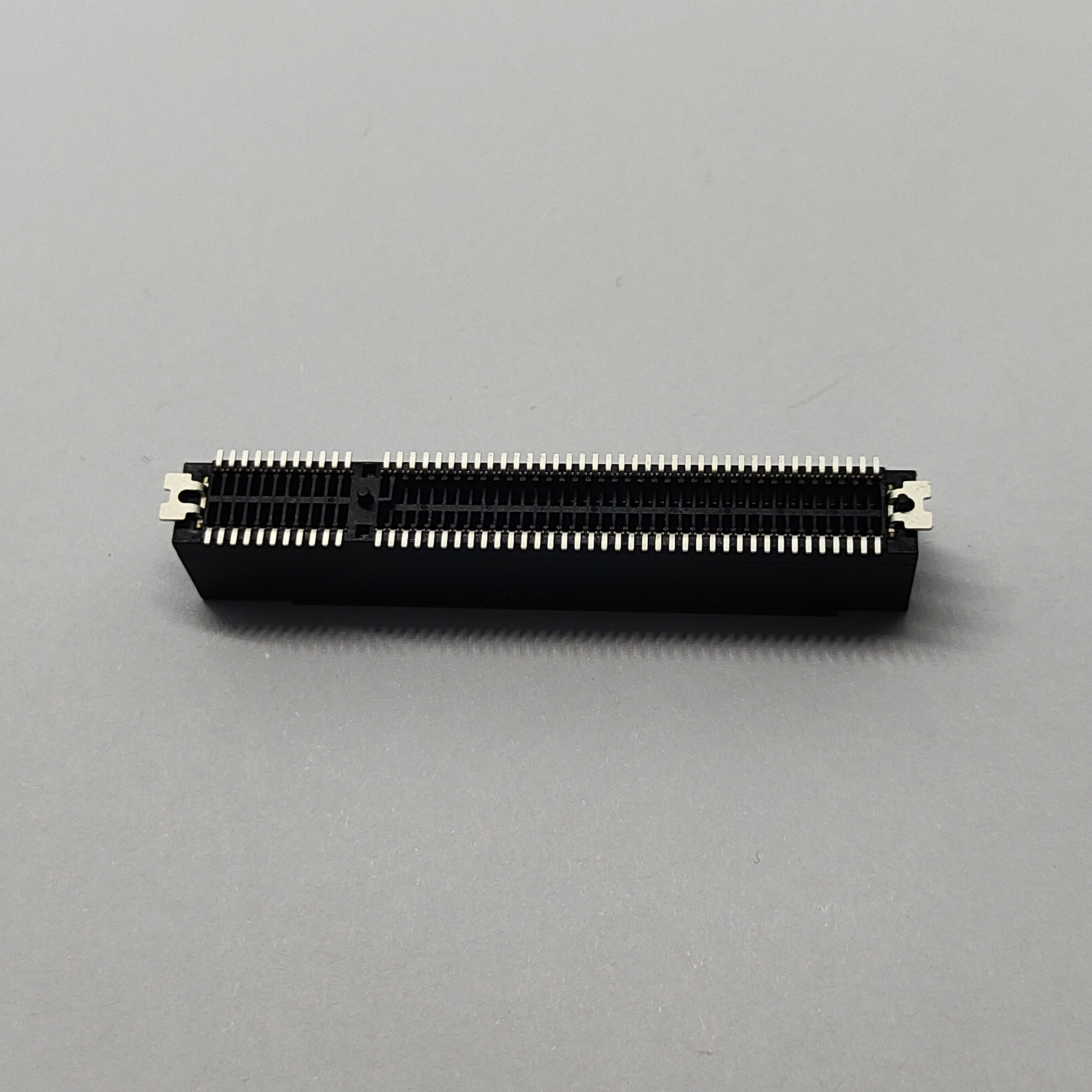 PCIe 4.0 Black 4.0 SMT TYPE CONN Non-Slotted Side