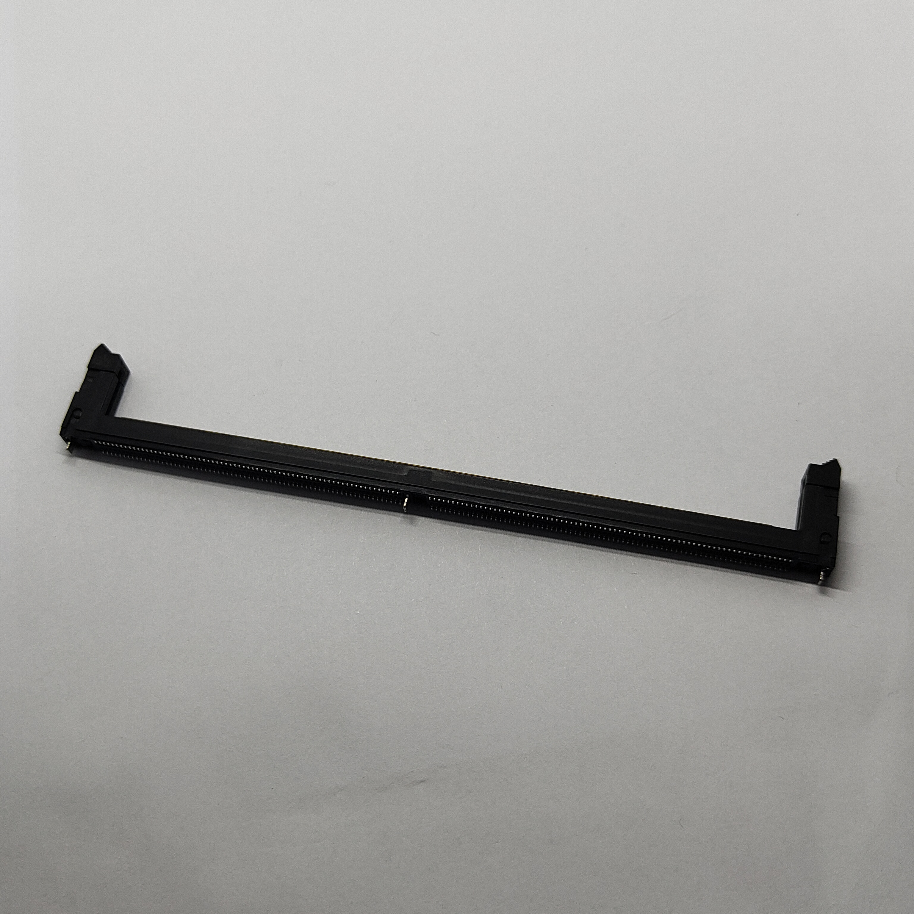 DDR5 288PIN RDIMM Short Latch Hard Tray with Mylar, L=120mm, Black, Au 30μ"
