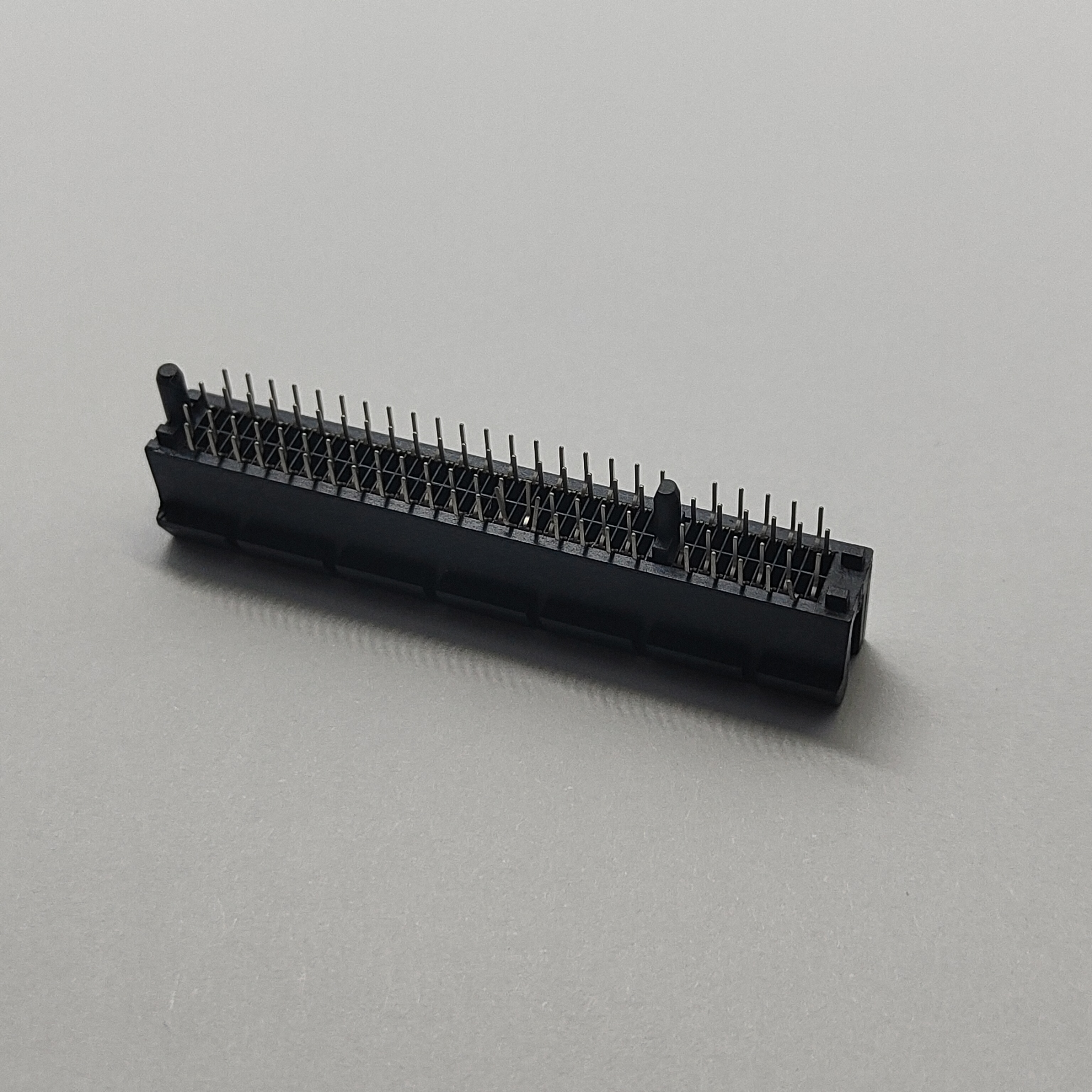 PCIe 98P Guide Post Type BLACK DIP=2.5MM