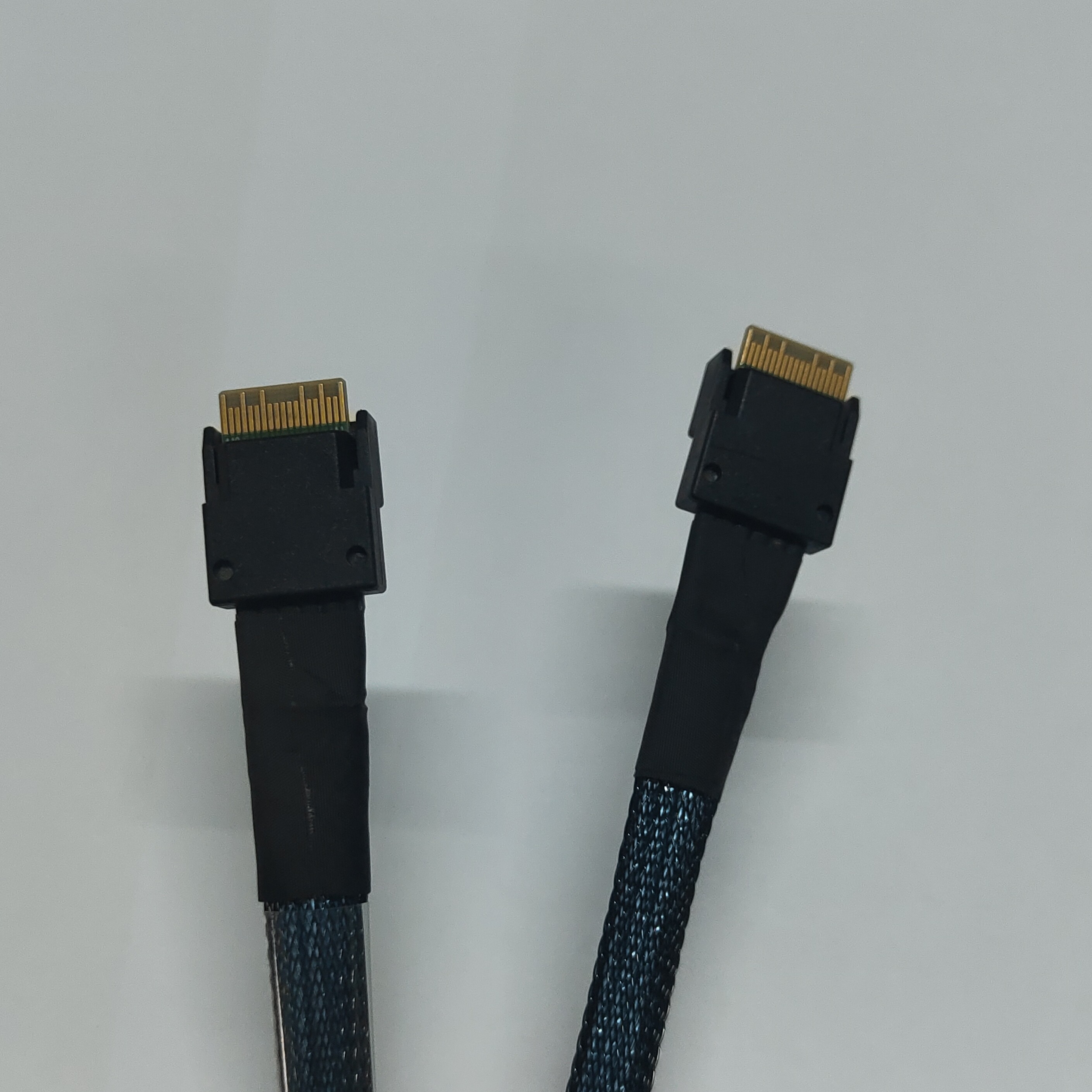 SlimSAS 4X STR CABLE