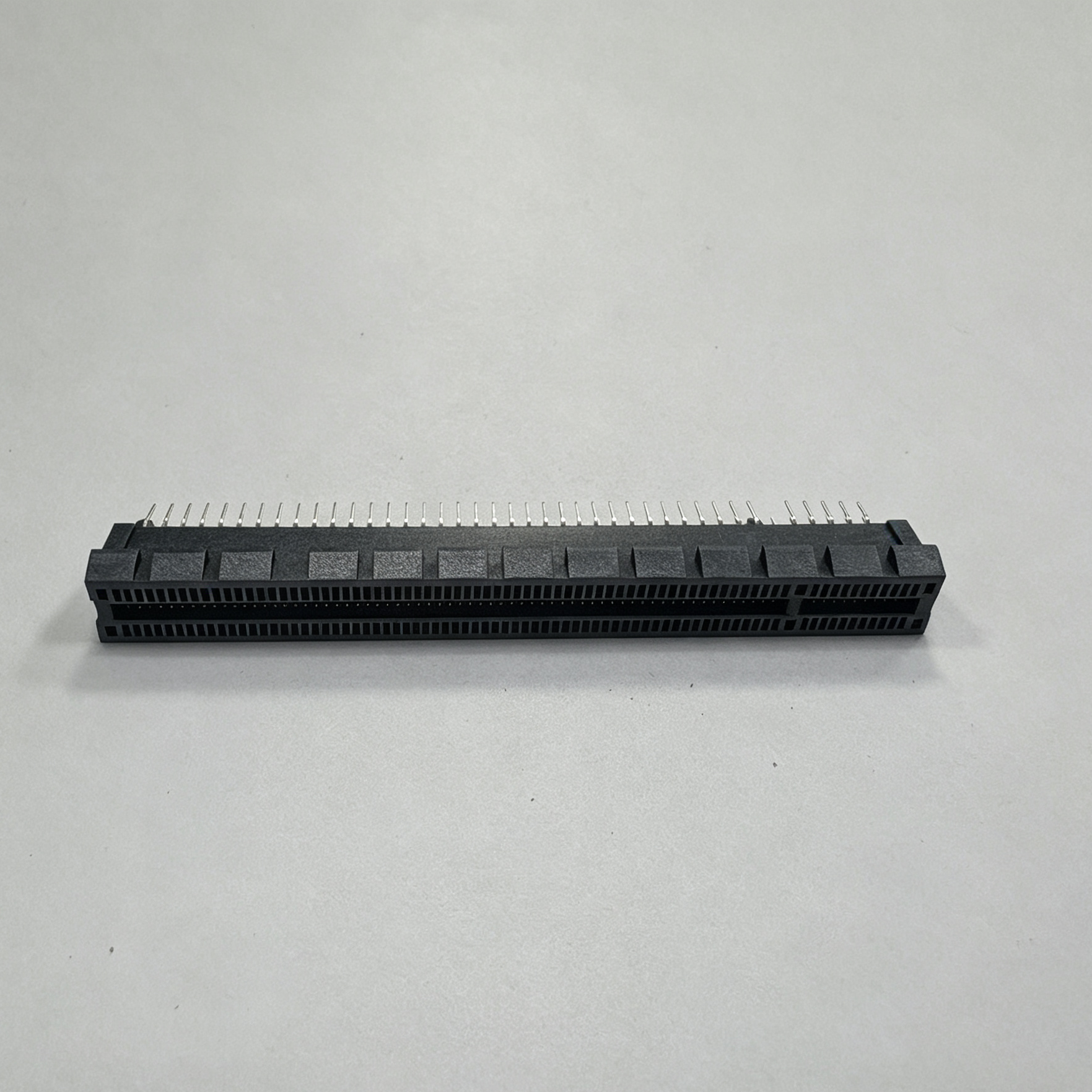 PCIe Gen4.0, 164‑Pin, DIP with Lead‑in Guide Post, Black 3.1 mm AuG/F