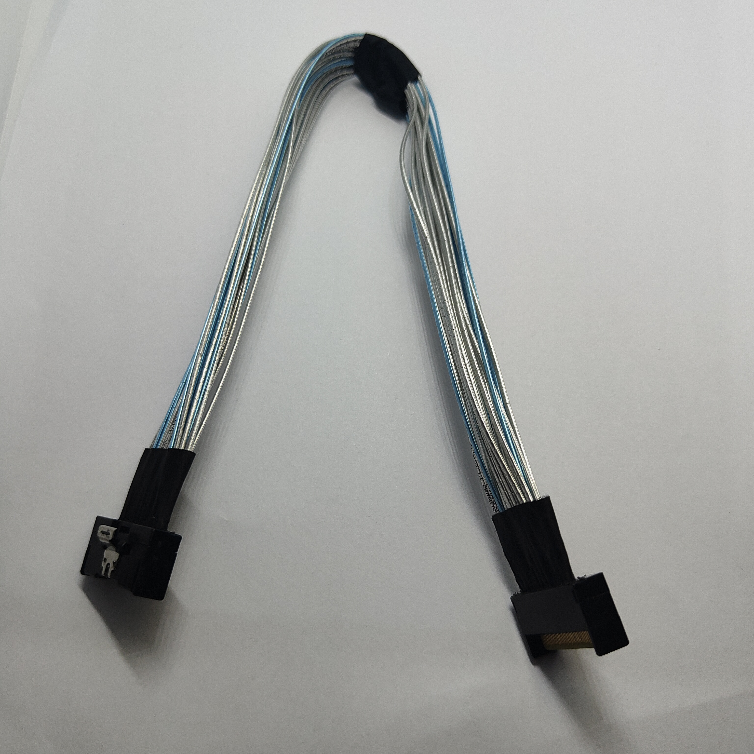 MCIO 8X STR L=300 Cable