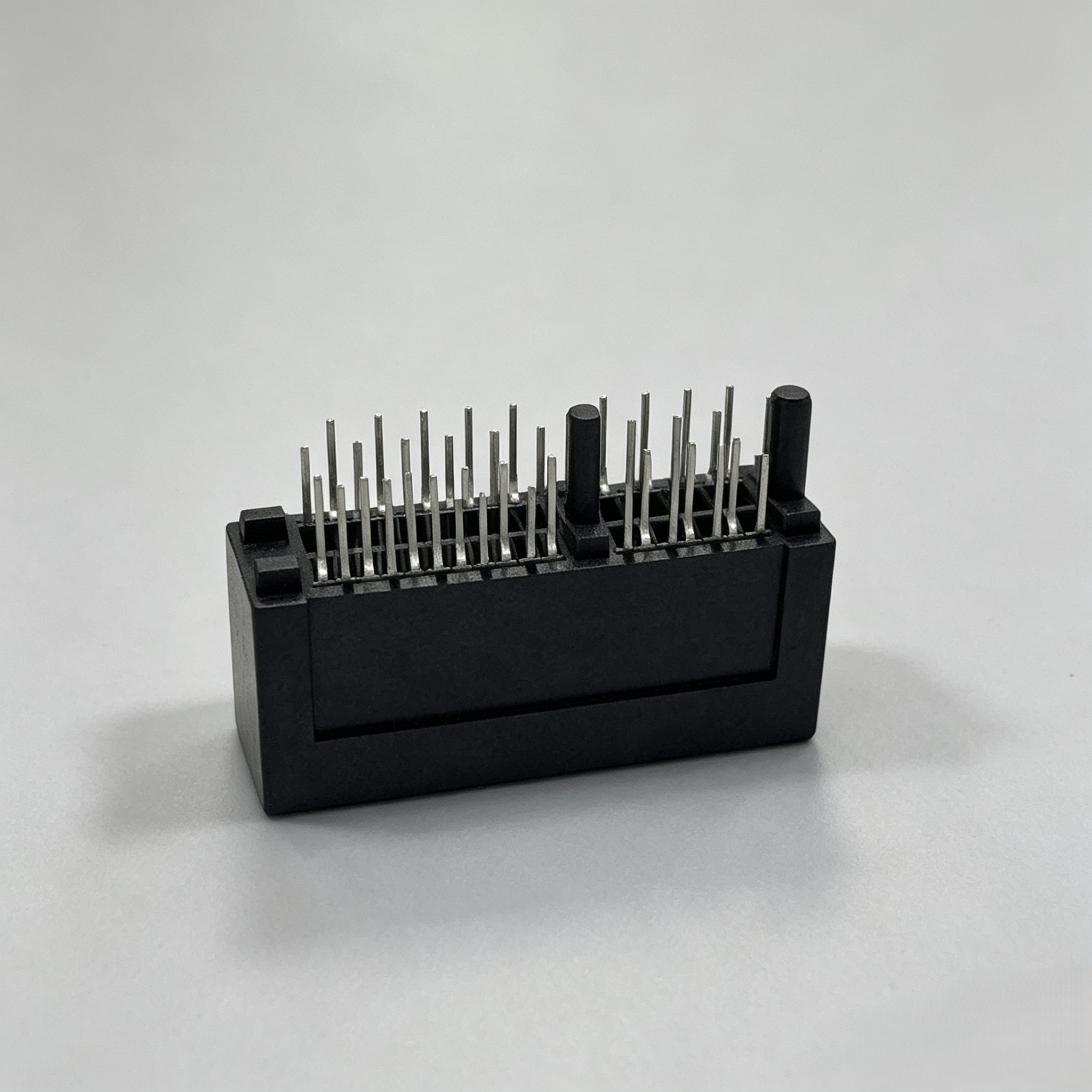 PCIe Gen4.0 36‑Pin Overhang Guide Post DIP Connector Black 3.1mm AuG/F