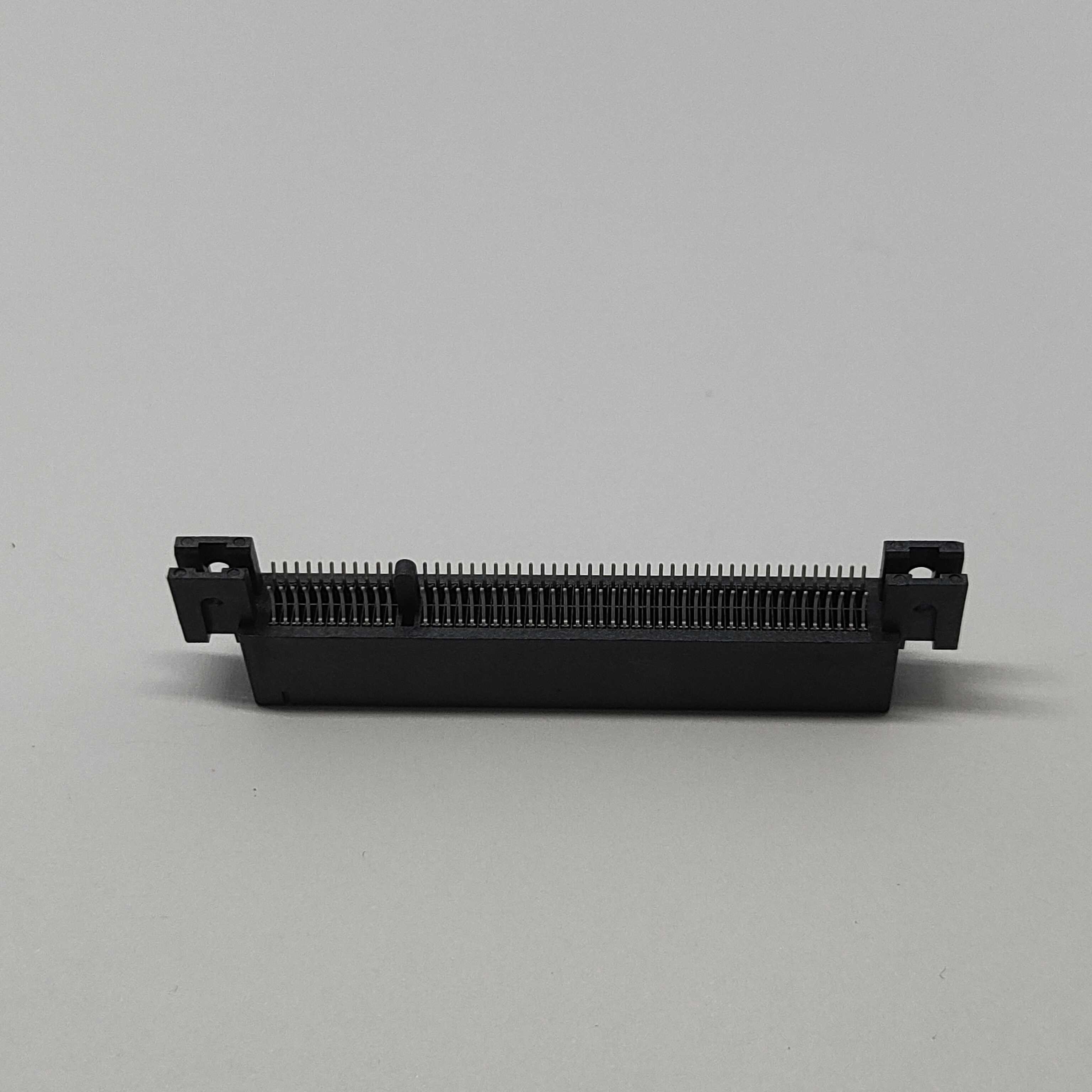 PCIe3.0 98P Low‑Angle Clamp‑Type Conn, With Ears Posts, LCP‑BK, Brass, GF Pins, Screw‑Lock