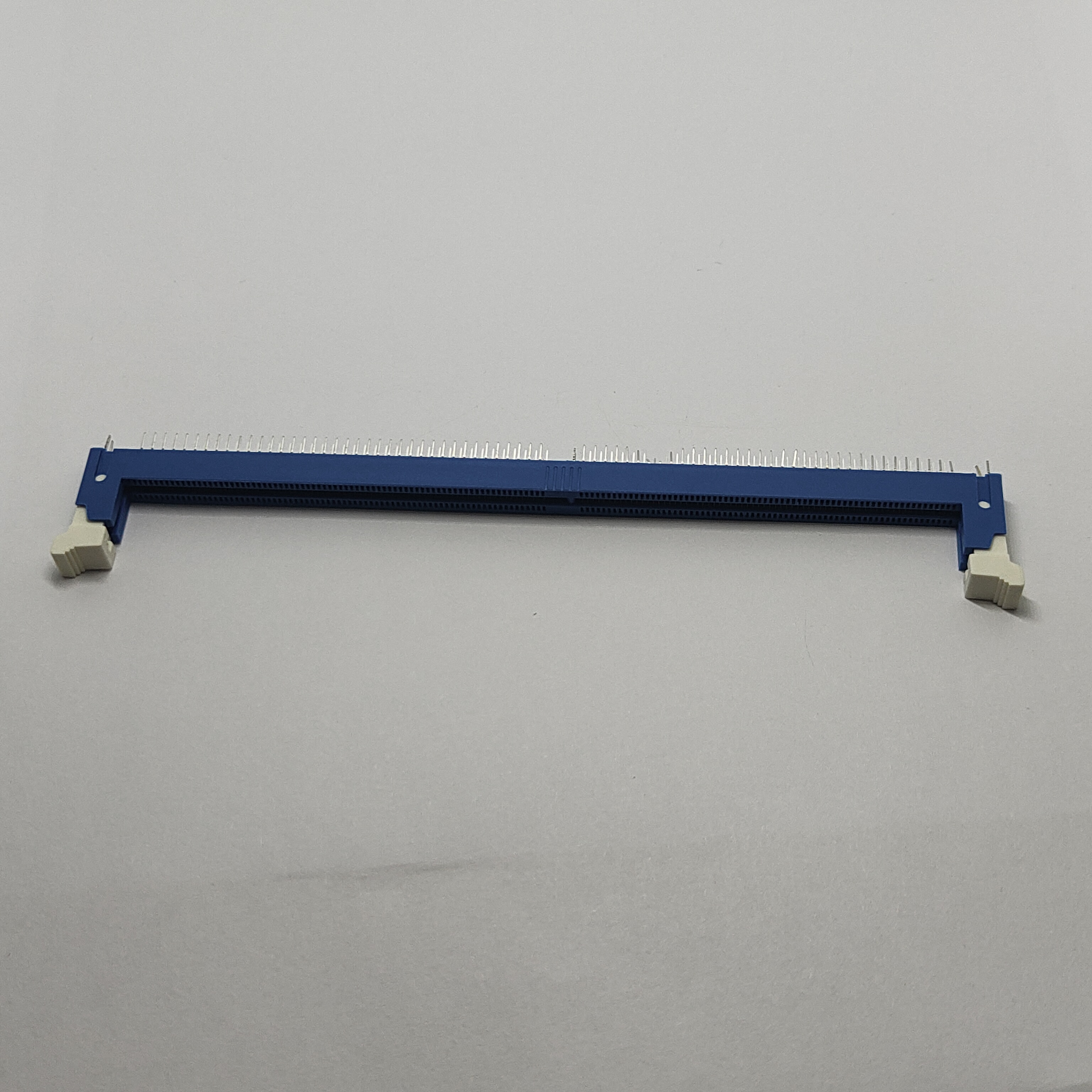 DDR4 288P Memory Socket, Blue Housing(293C) with White Latch Solt DIP＝3.0mm