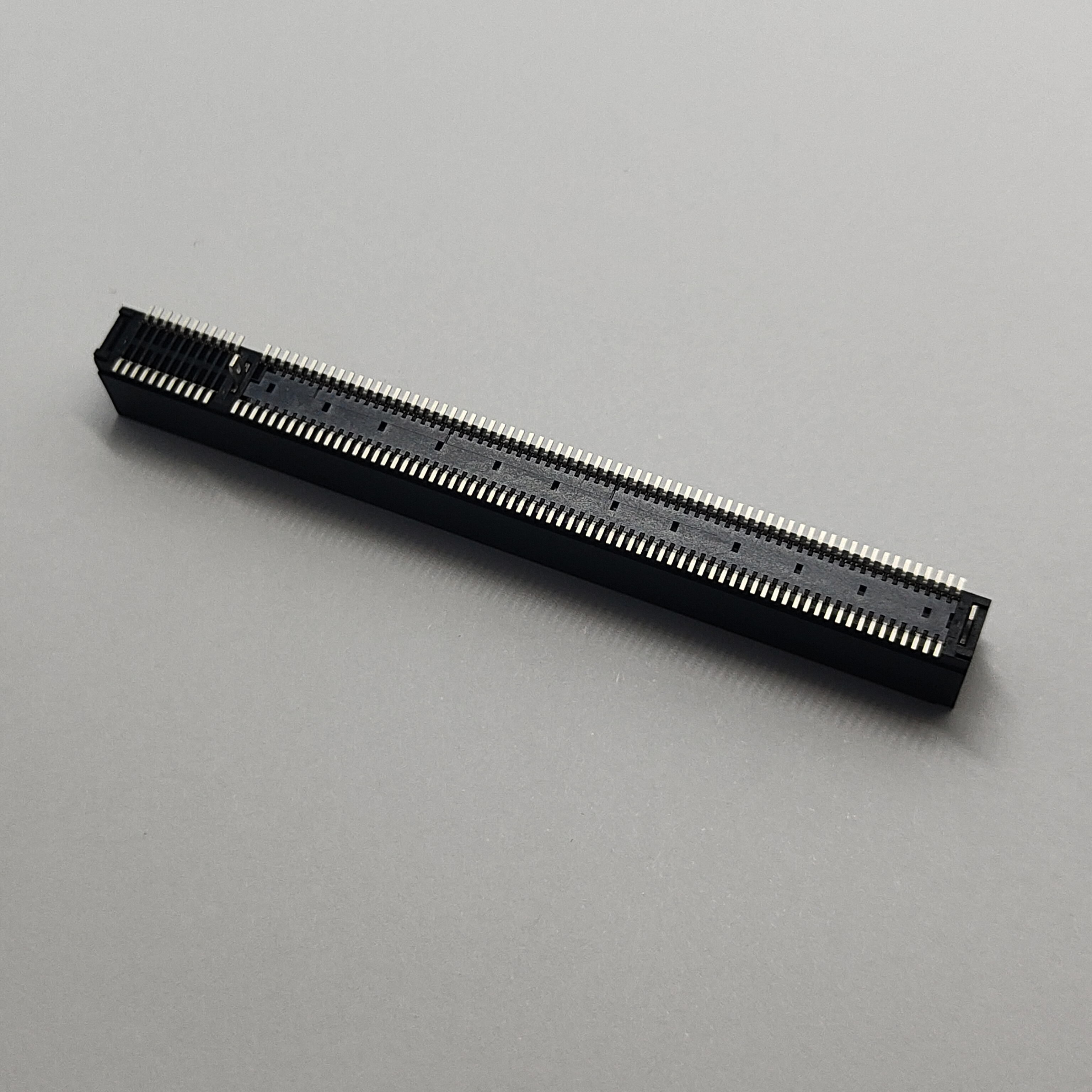PCIe 5.0 SMT TYPE CONN BALCK 16X 164PIN Au30u''