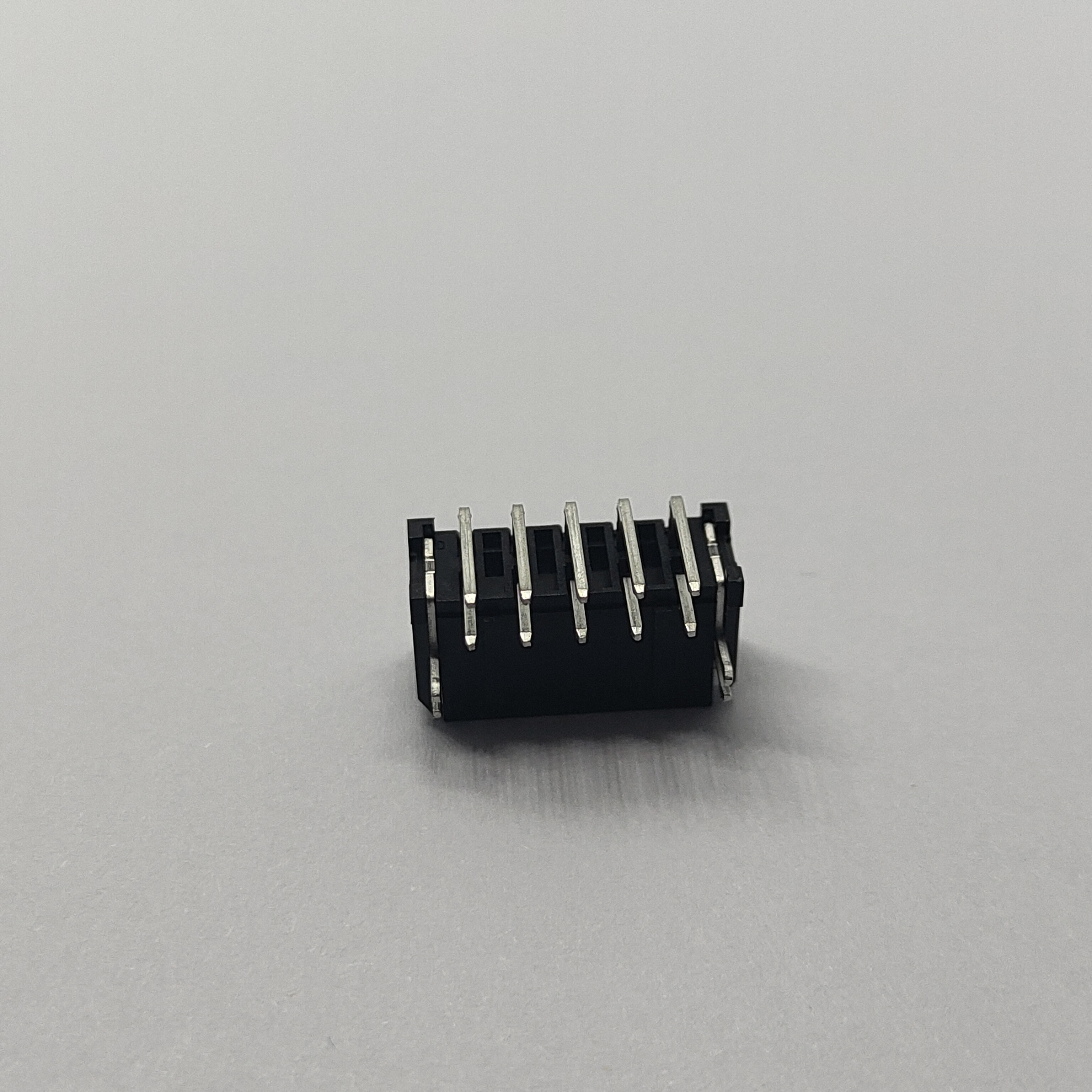 MX 3.00MM PITCH DIP TYPE 90° WAFER PA9T BLACK 2*5PIN F=2.33mm E=3.00 High conductivity copper L=3.2mm