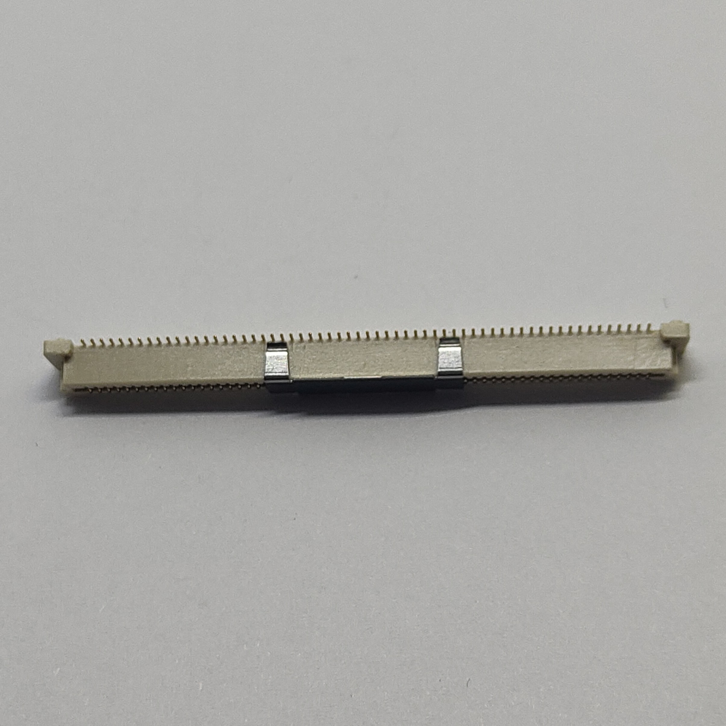 0.8mm Pitch Board-to-Board Female Connector 120 Pin SMT H5.0mm