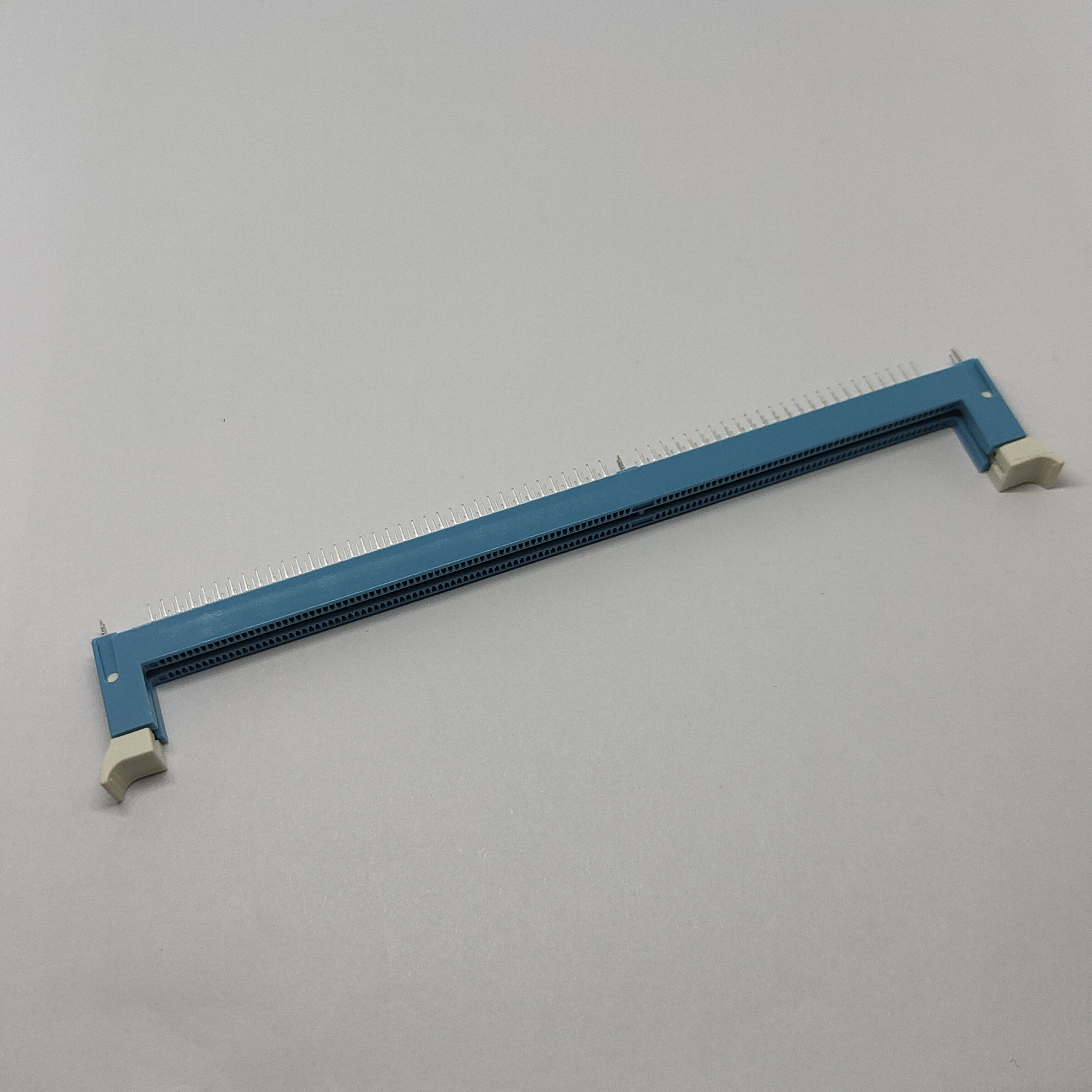 DDR3 240‑Pin Finished‑Assembly Gold‑Finger Female DIP Memory Connector Socket