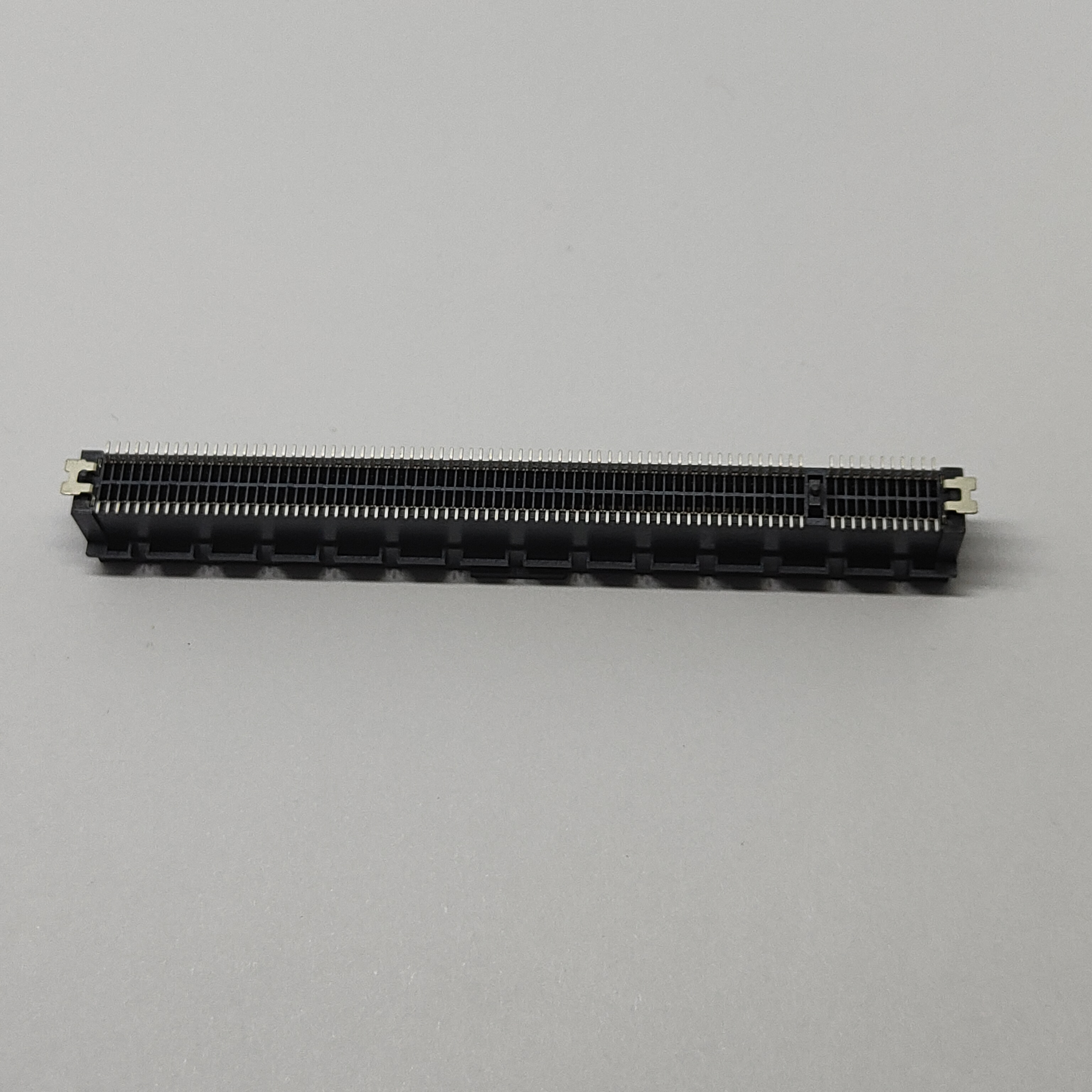 PCIe Gen 4.0 164‑Pin Standard SMT Connector With Grounding, No Strain‑Relief Rib