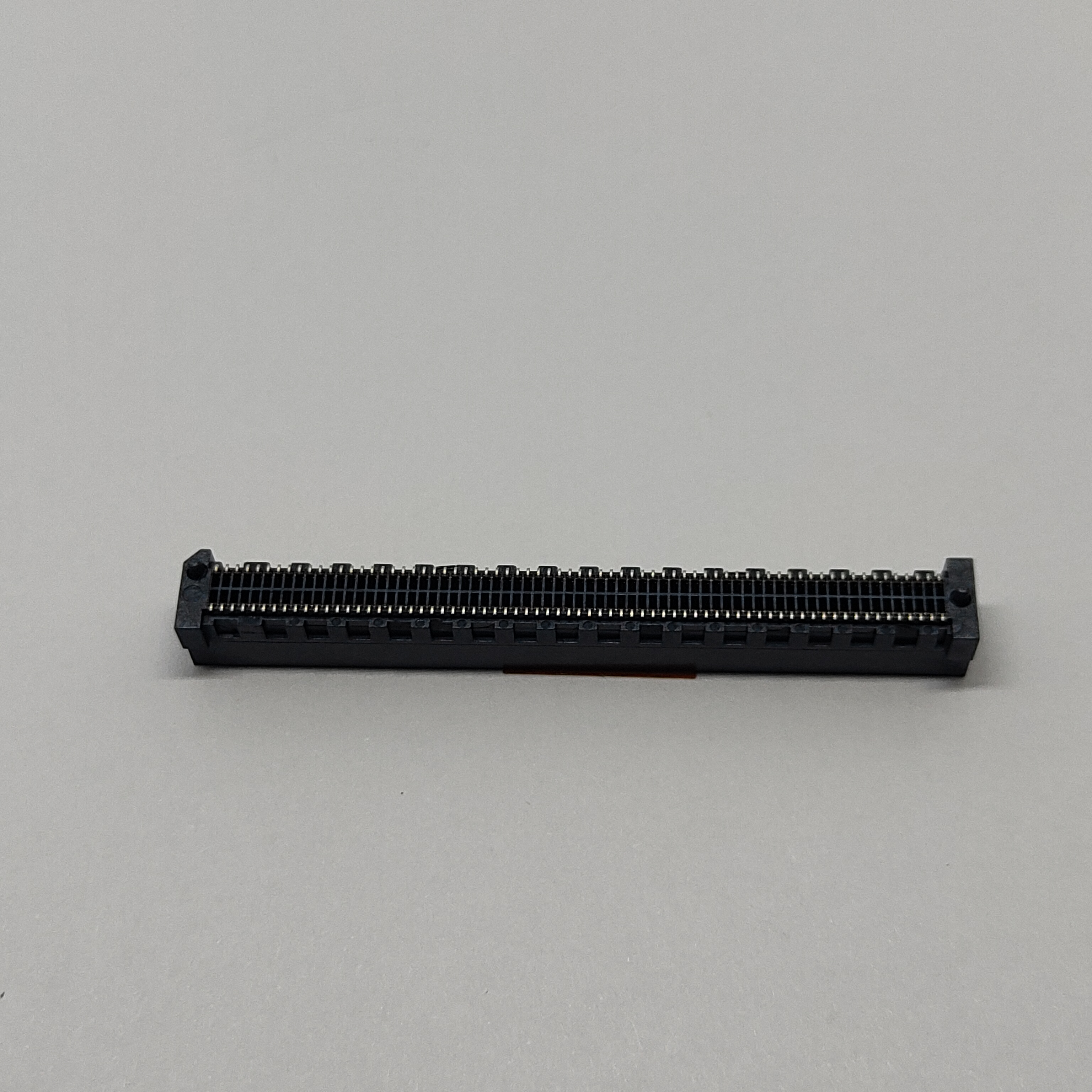 0.80mm Pitch SMT Edge Card Connector, Vertical (180°) with C‑Shaped Solder Pins 3µ" Selective Gold (Contact) / Tin (Tail)