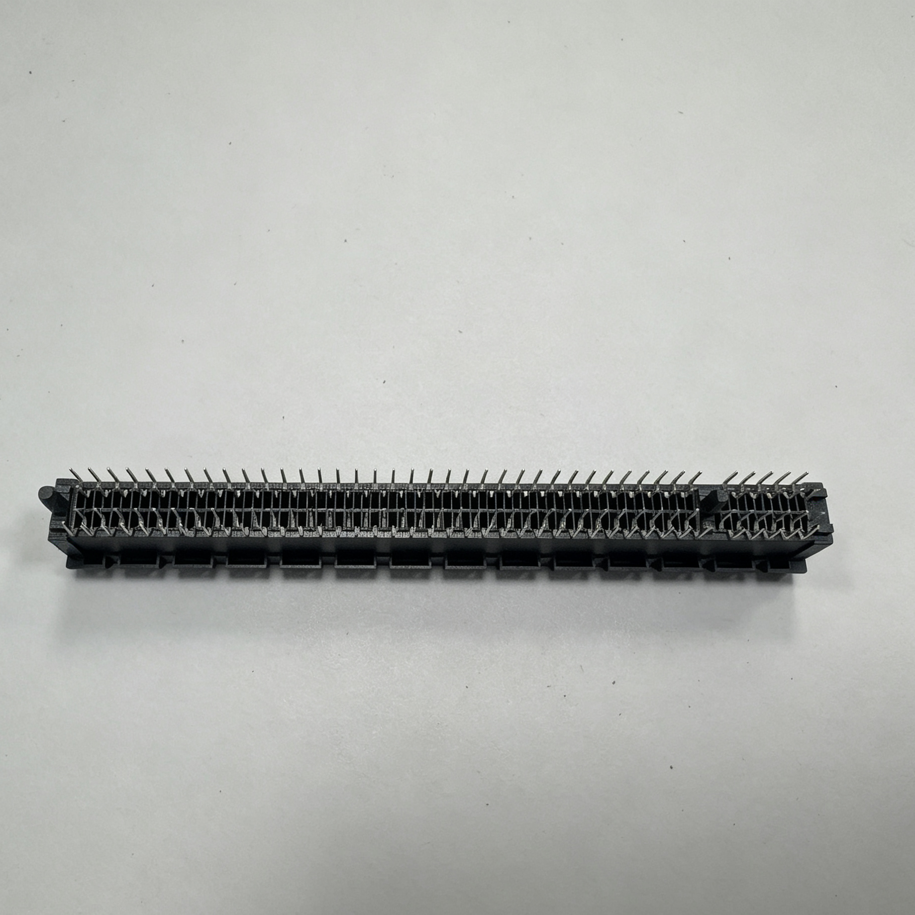 PCIe Gen4.0, 164‑Pin, DIP with Lead‑in Guide Post, Black 3.1 mm AuG/F