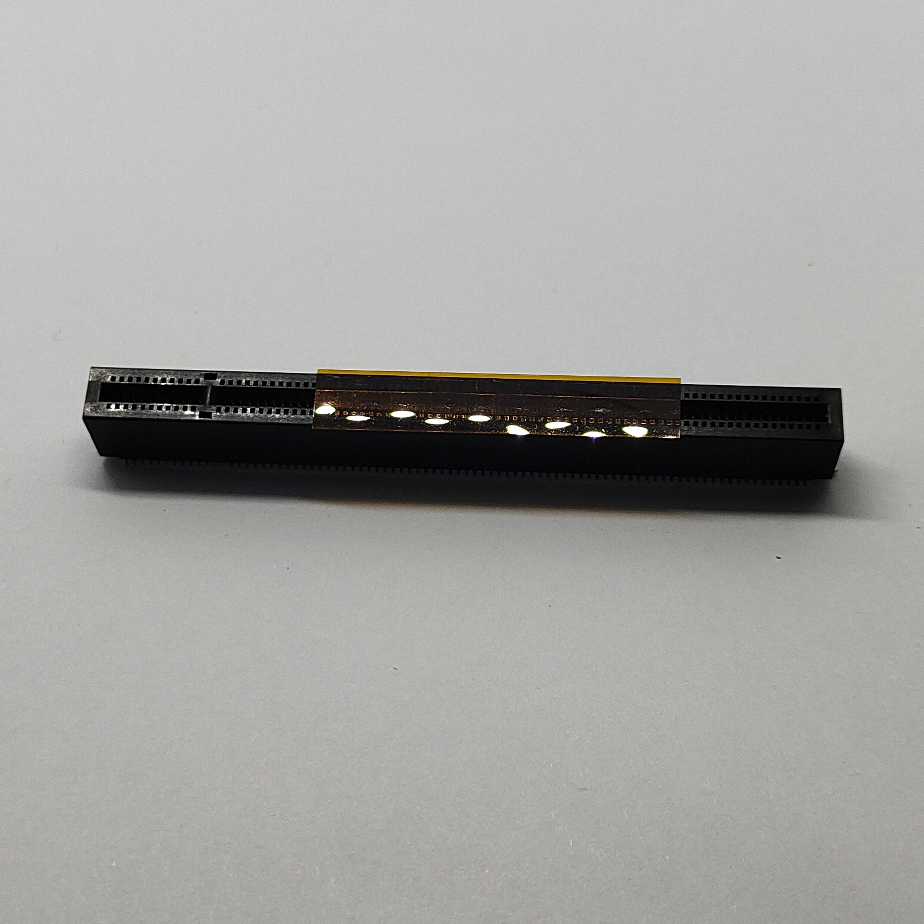 PCIe 4.0 164-Pin SMT Connector, Side Slot-Free Overhang-Free, Au15u''