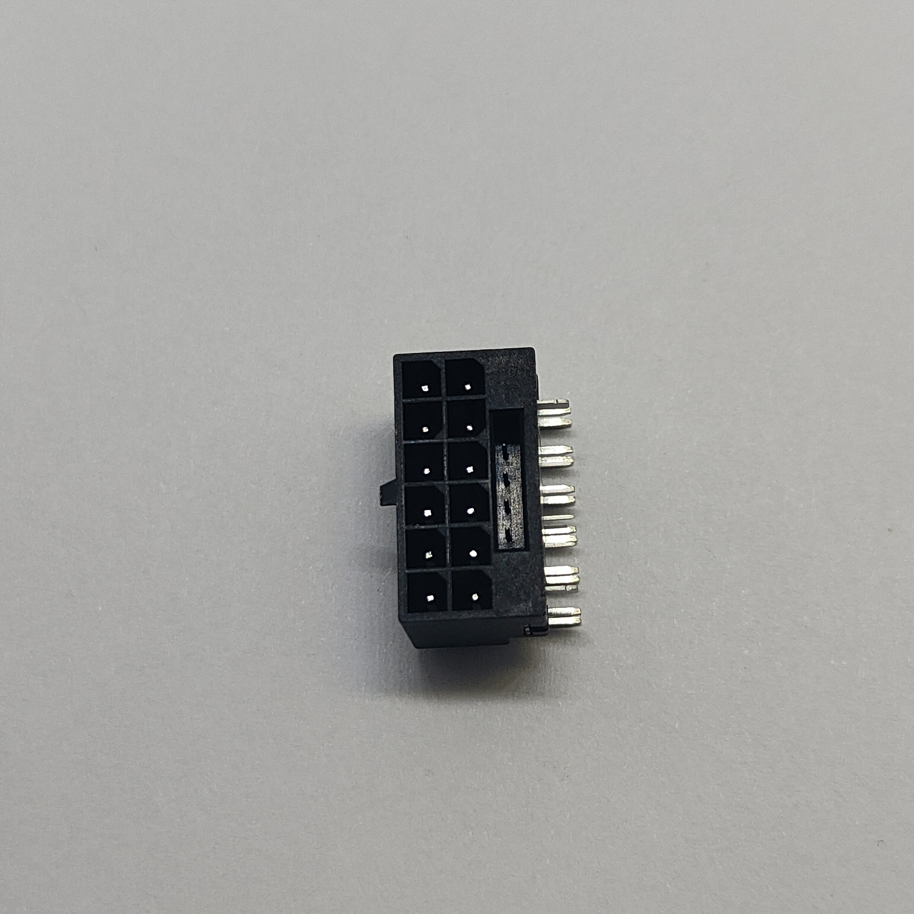 3.0m PCIe 12+4P DIP 90° Wafer Connector Series BLACK Tin plated PA9T