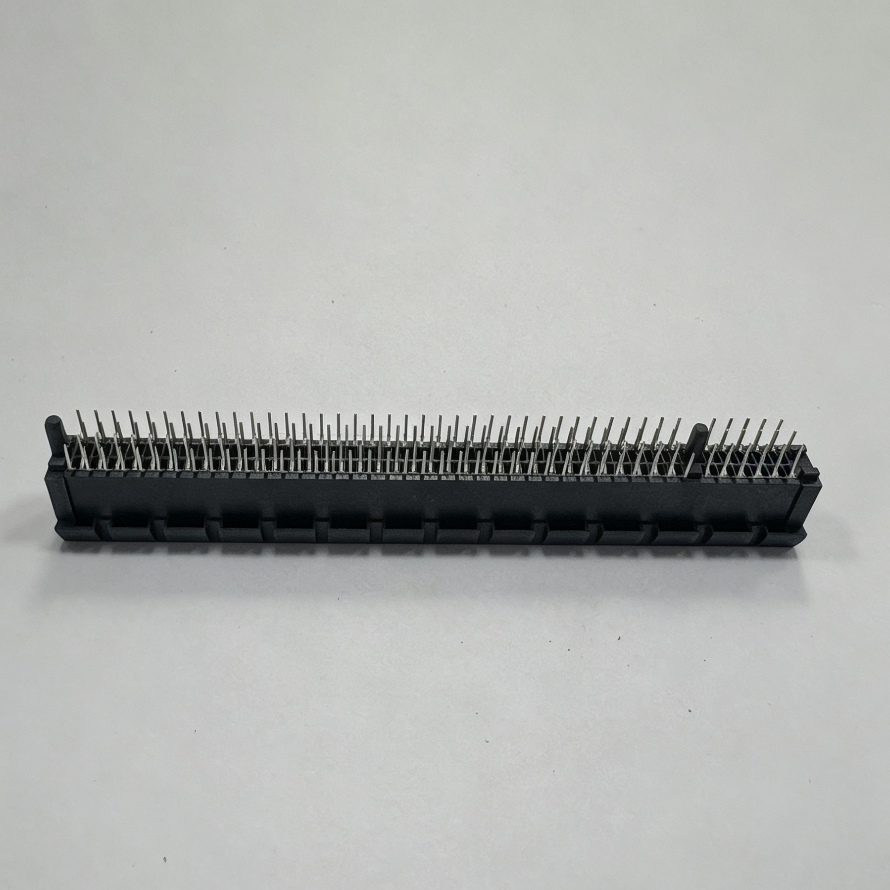 PCIe Gen4.0, 164‑Pin, DIP with Lead‑in Guide Post, Black 3.1 mm AuG/F