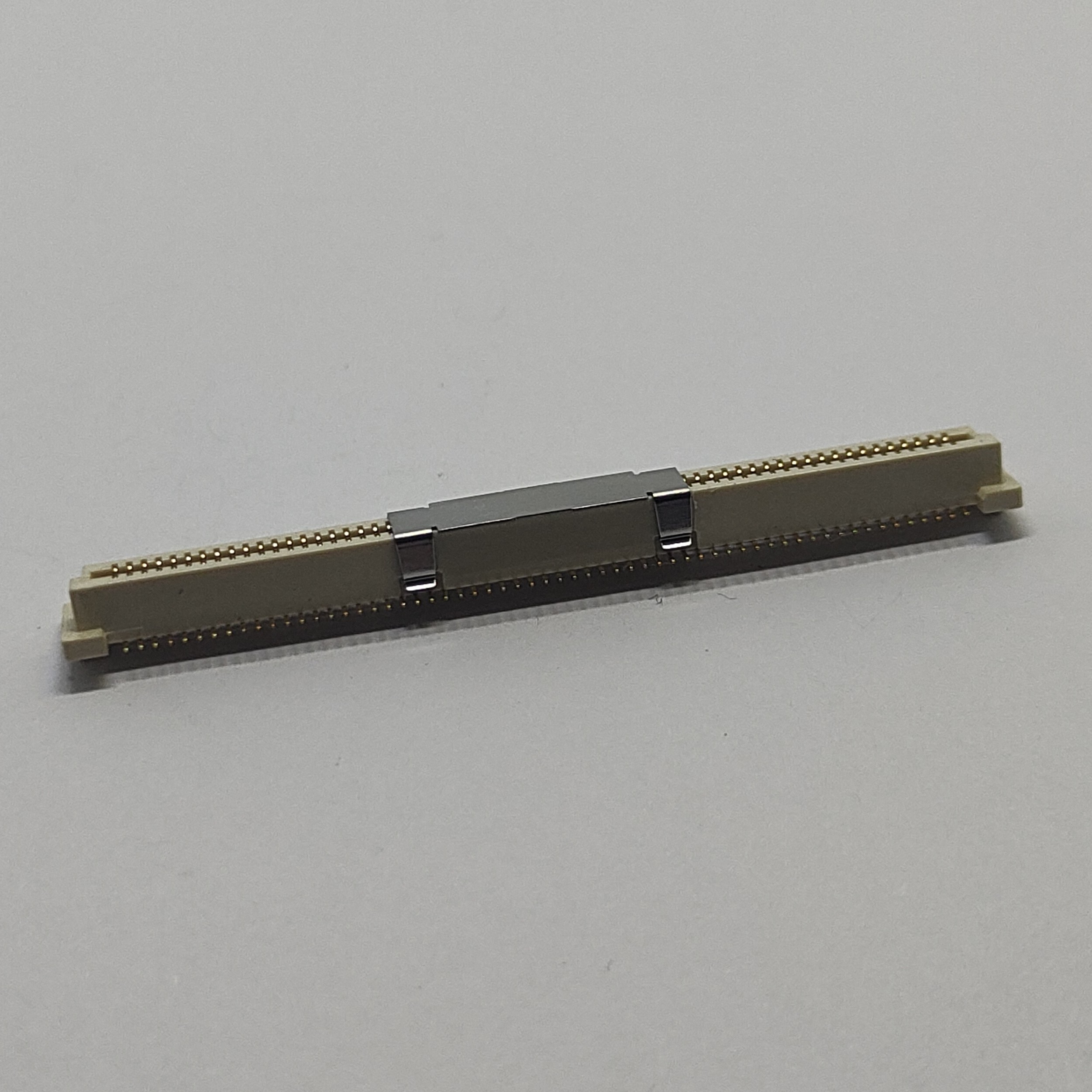 0.8mm Pitch Board-to-Board Female Connector 120 Pin SMT H5.0mm