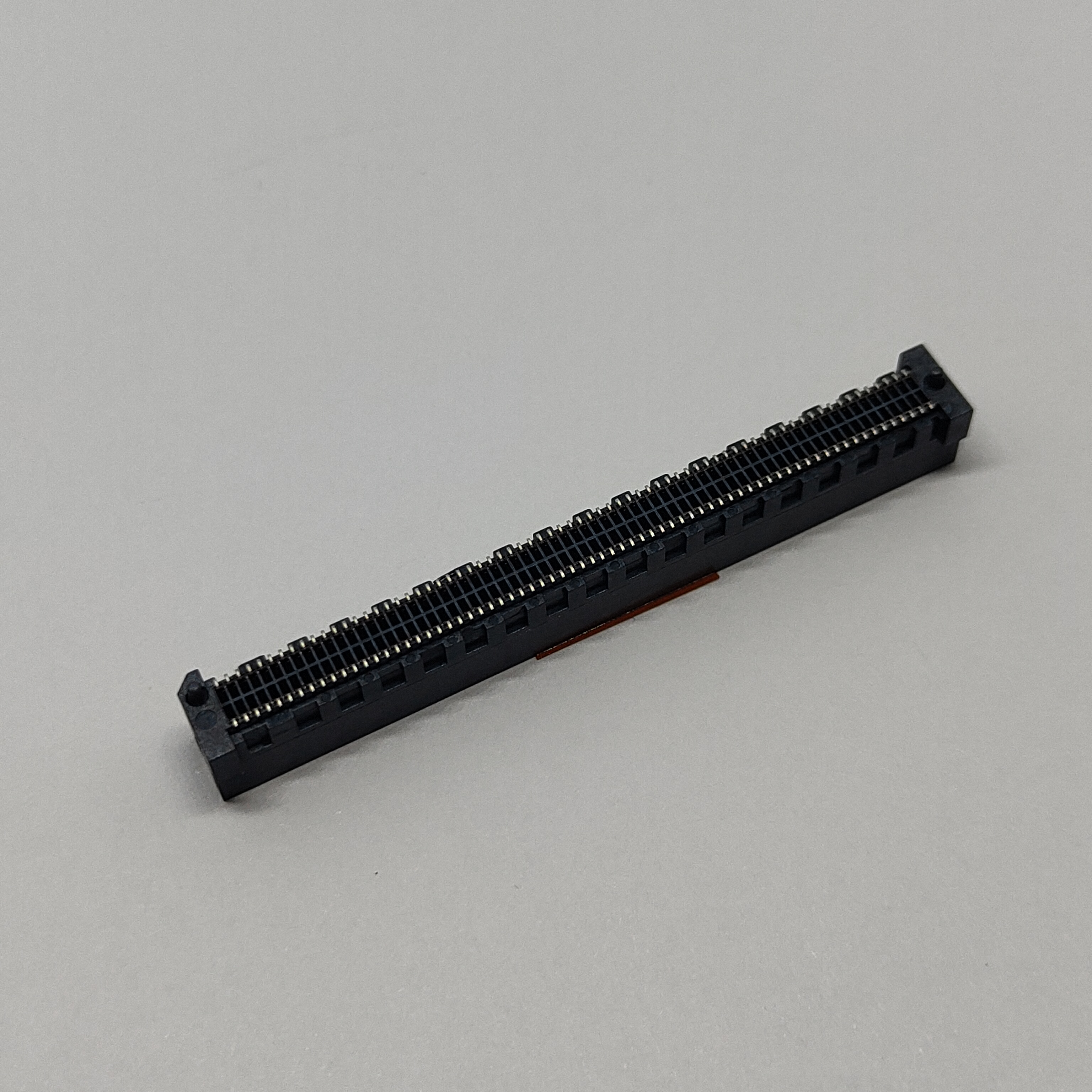 0.80mm Pitch SMT Edge Card Connector, Vertical (180°) with C‑Shaped Solder Pins 3µ" Selective Gold (Contact) / Tin (Tail)