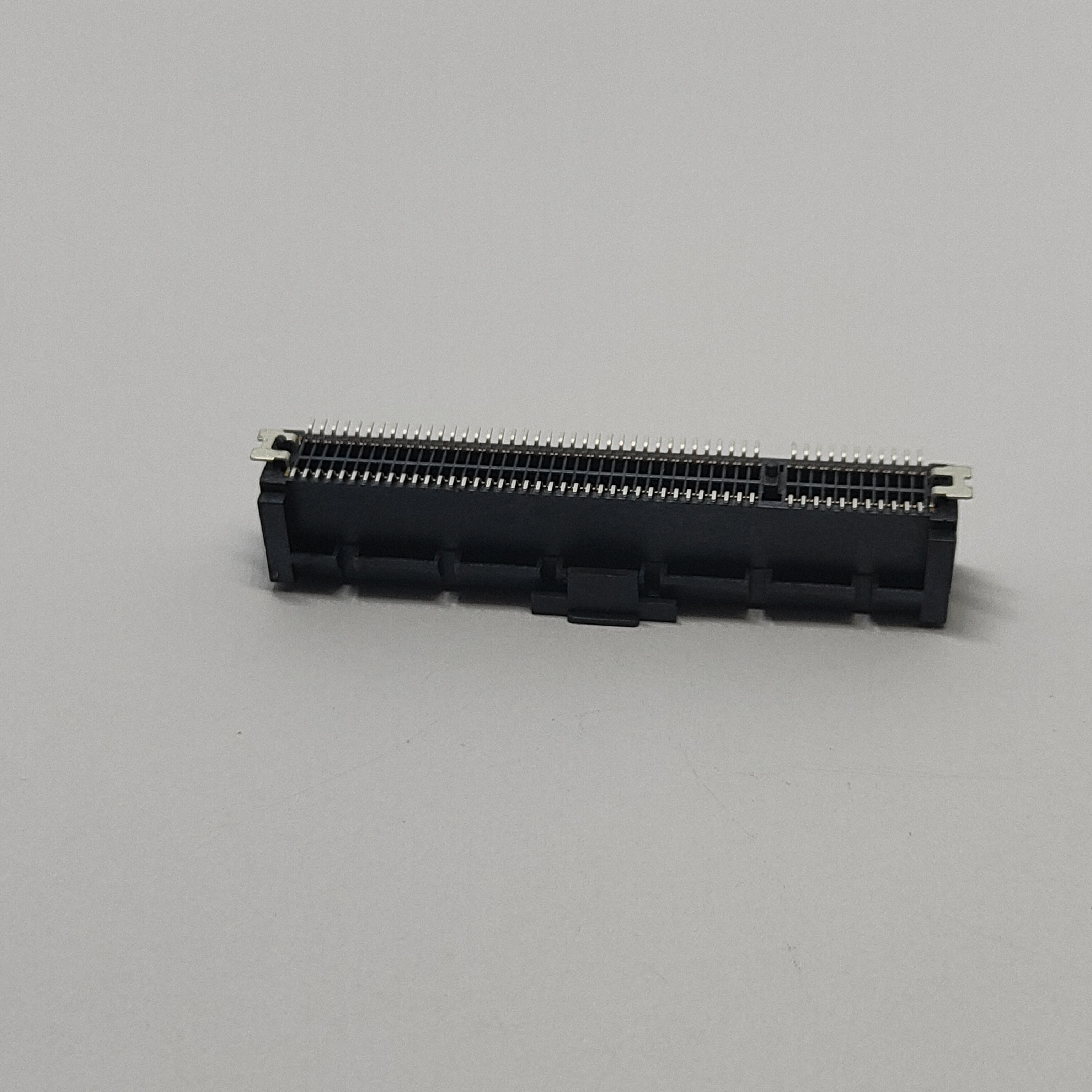 PCIe Gen4 16GT/s 98Pin SMT Connector W/ Latch & Overhang Au30u''
