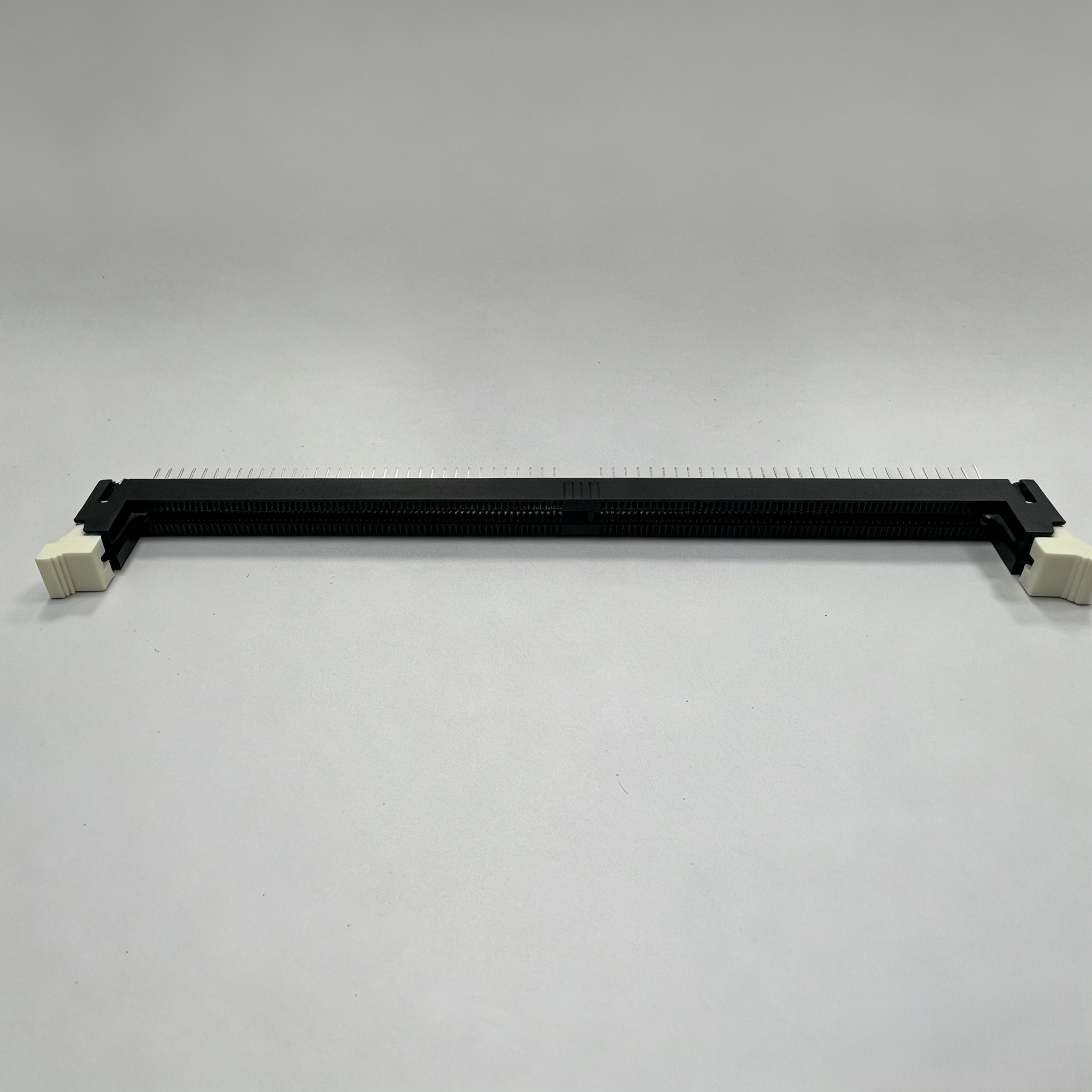 DDR4 288Pin, Black Housing With White Retention Clips, Contact Area Gold Flash (G/F), Solder Tail Tin‑Plated 3.00mm DIP