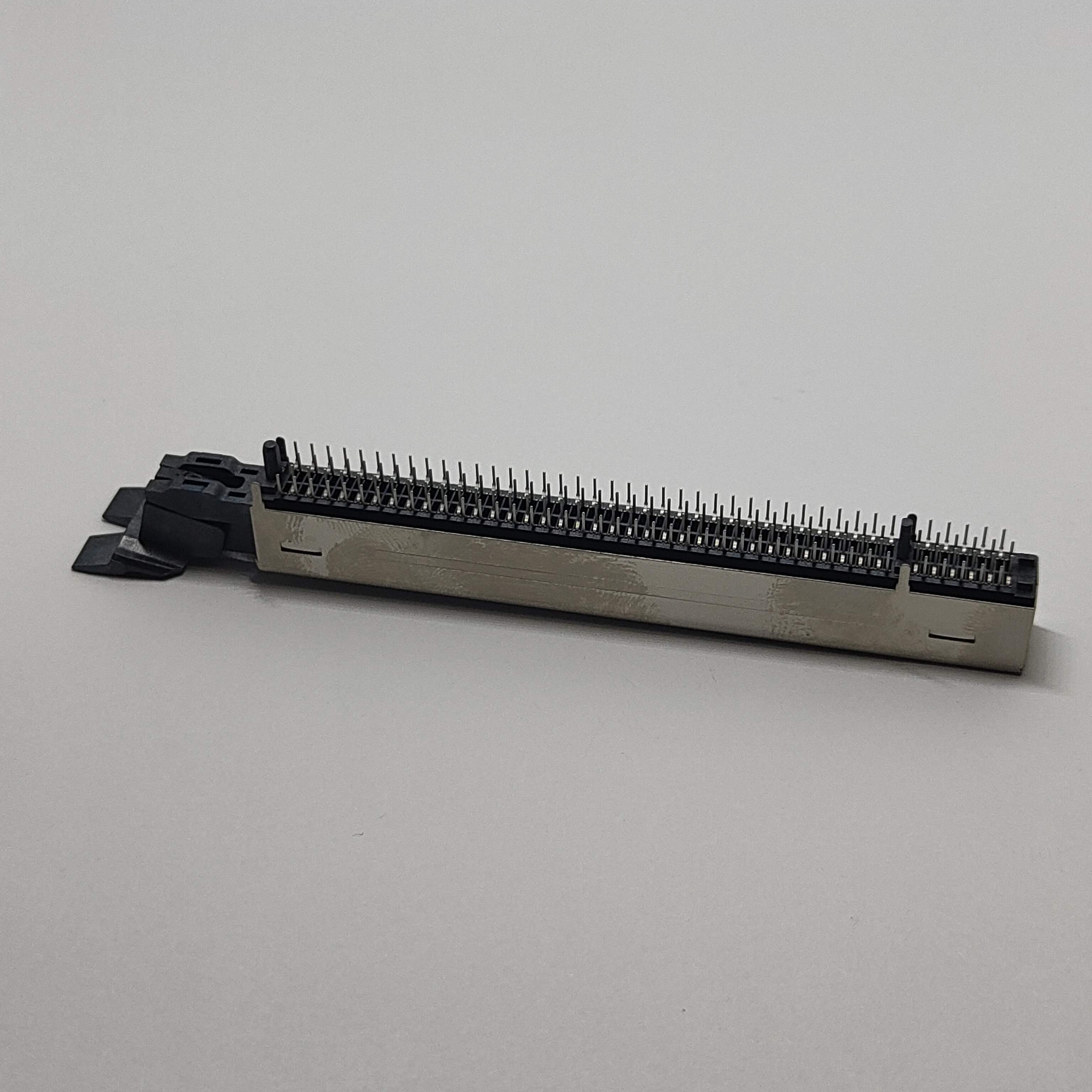 PCIe Gen4.0 16GT/s 164‑Pin Overhang Rotating Guide Post Connector w/ Shield Shell, DIM A=2.50mm,Au5u'' Tray