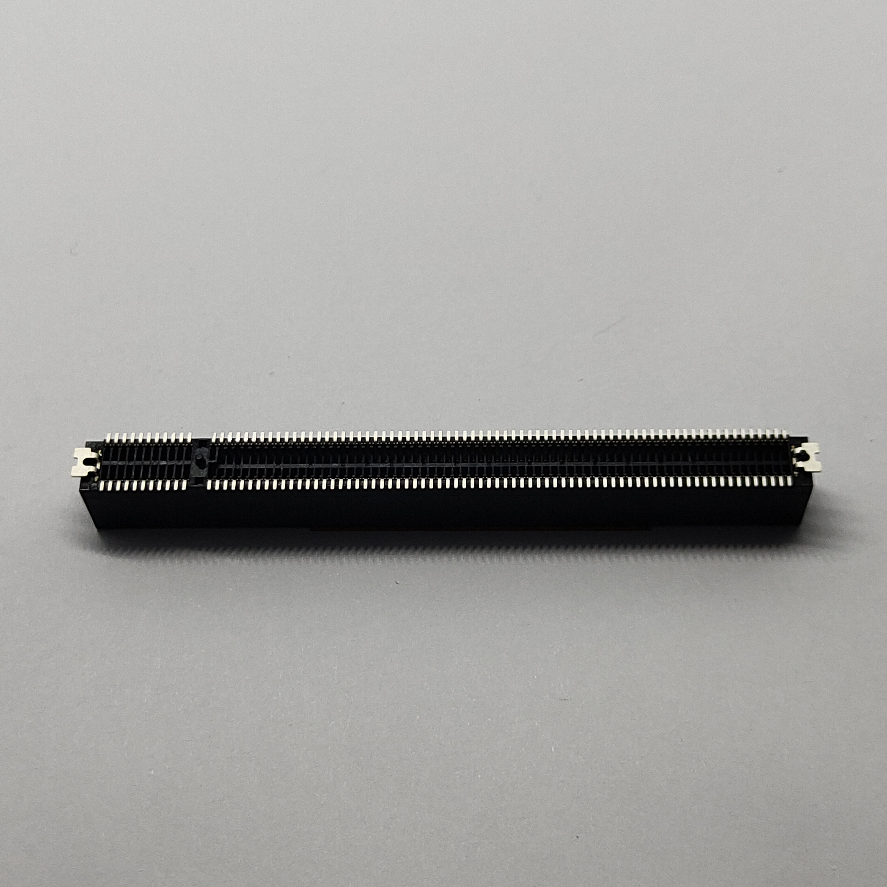PCIe 4.0 164-Pin SMT Connector, Side Slot-Free Overhang-Free, Au15u''