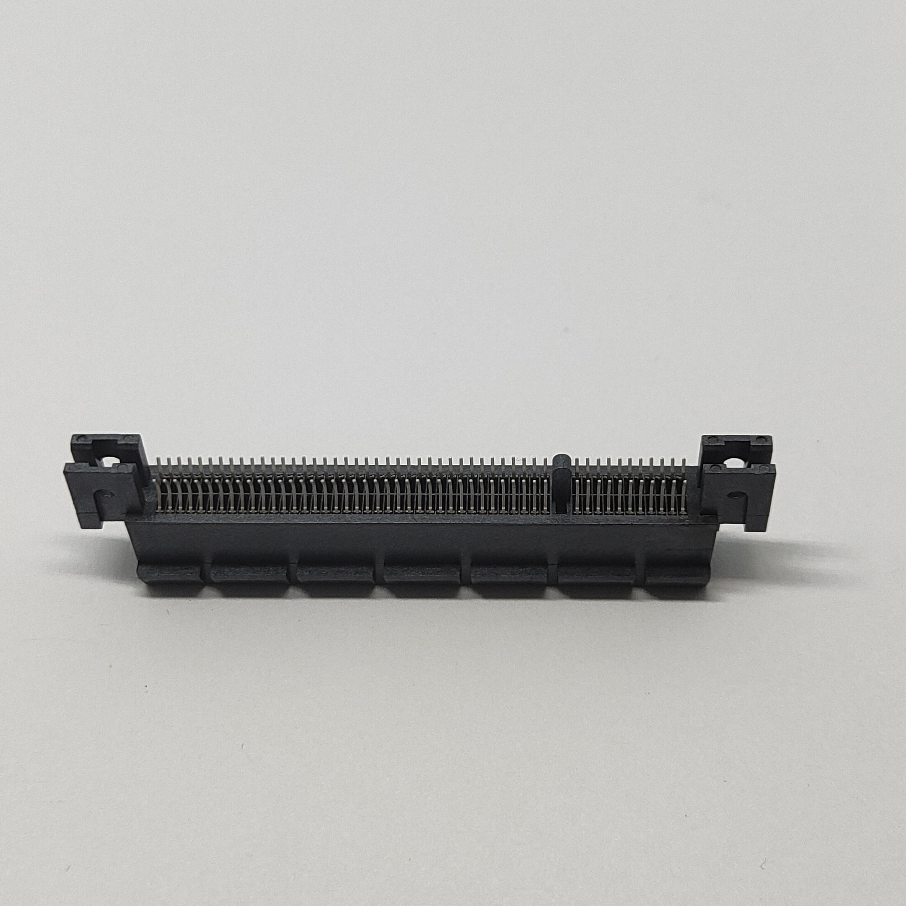 PCIe3.0 98P Low‑Angle Clamp‑Type Conn, With Ears Posts, LCP‑BK, Brass, GF Pins, Screw‑Lock