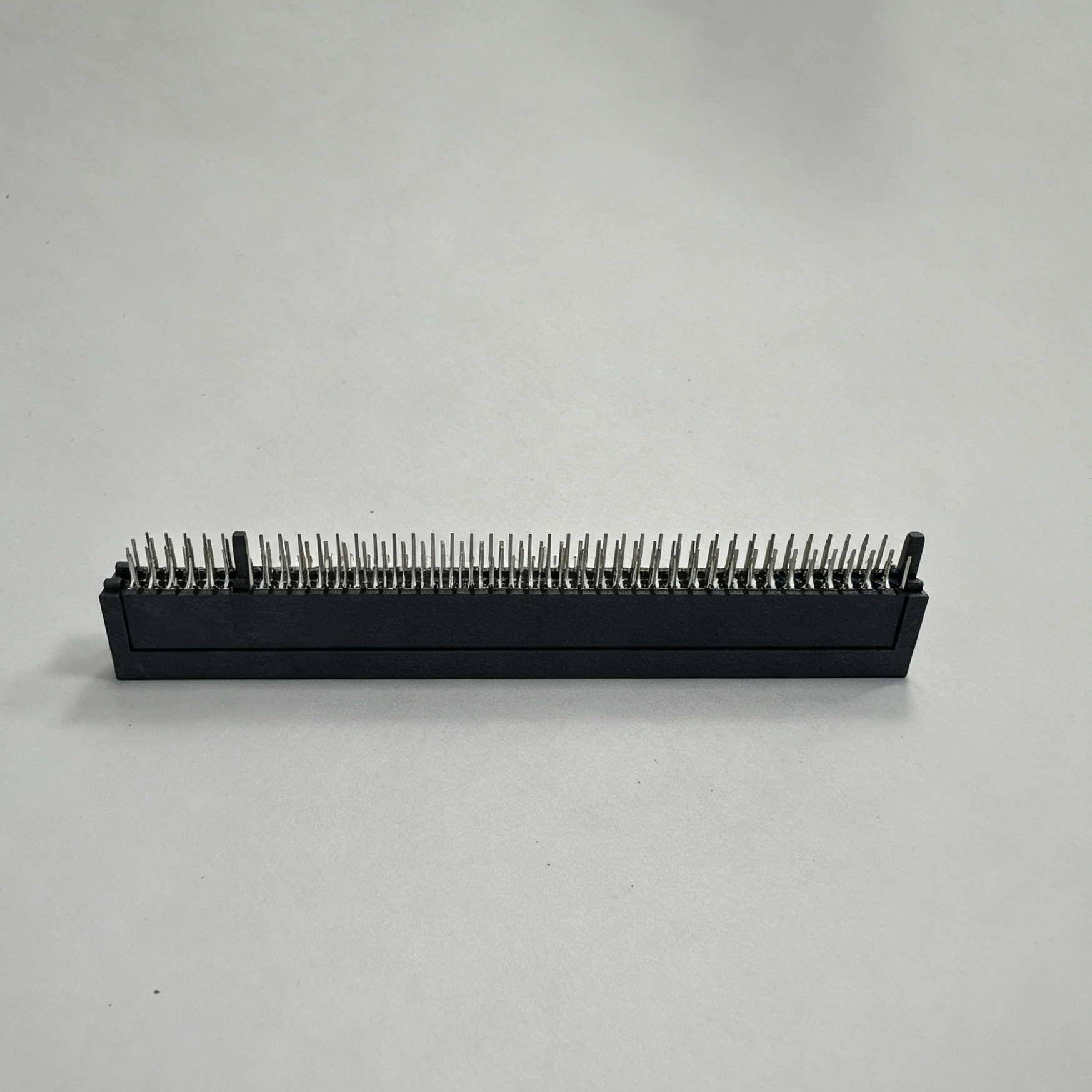 PCIe Gen4.0, 164‑Pin, DIP with Lead‑in Guide Post, Black 3.1 mm AuG/F
