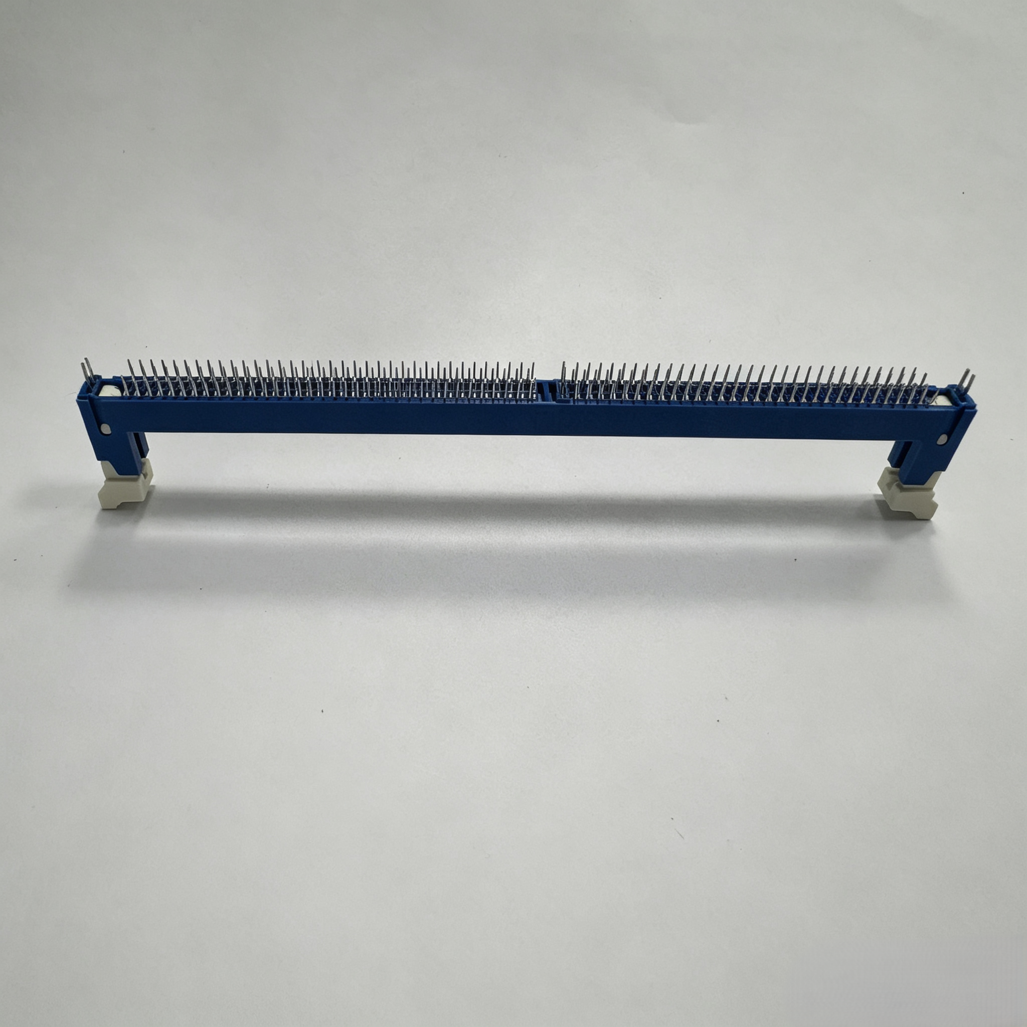 DDR4 288‑Pin, Dark Blue (293C) + White Latch, PA66 Au30u'' DIP=2.5MM No Logo