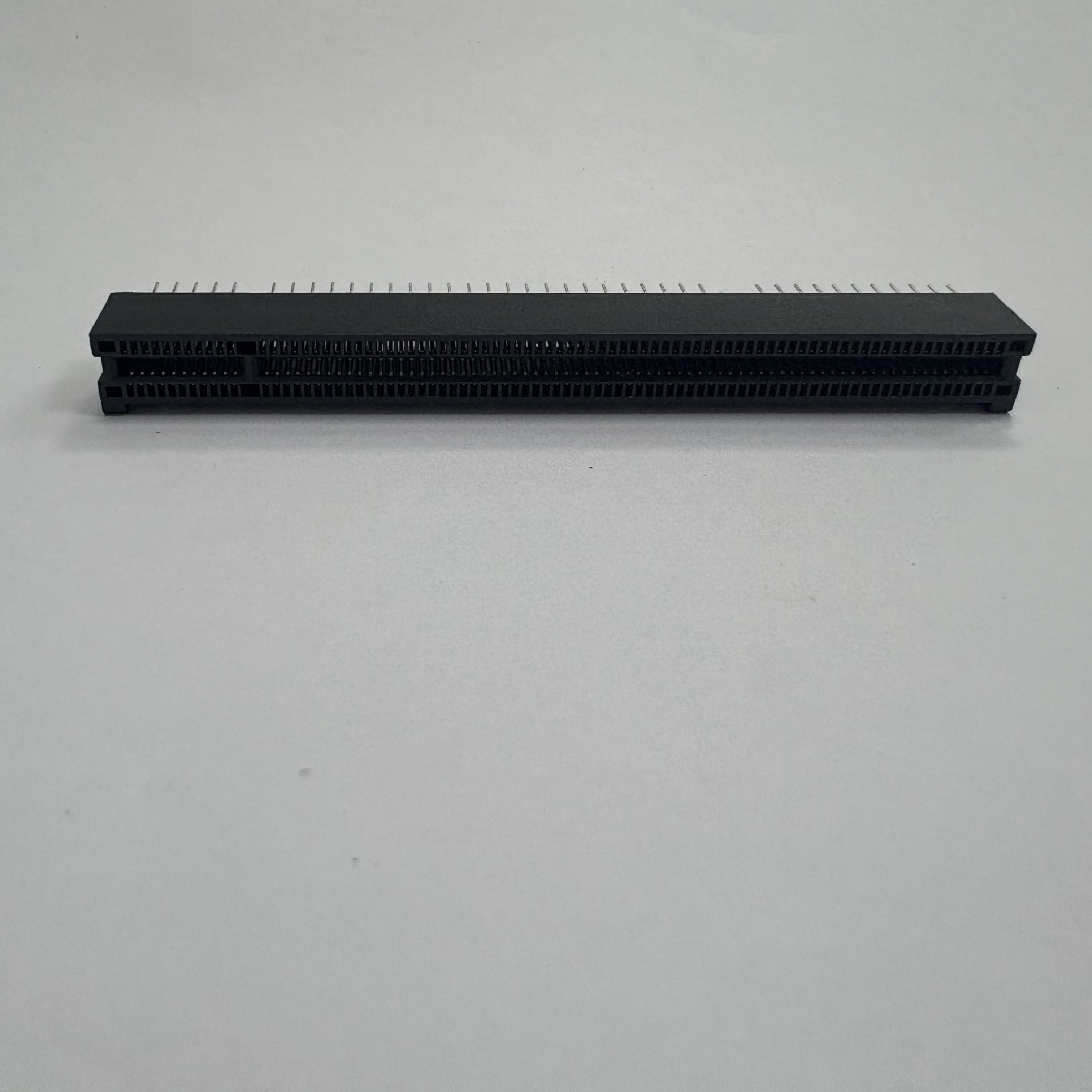PCIe 164‑Pin Traditional Connector, G/F Plating, 2.5mm DIP, No Logo, PA66 Black, Tray Package