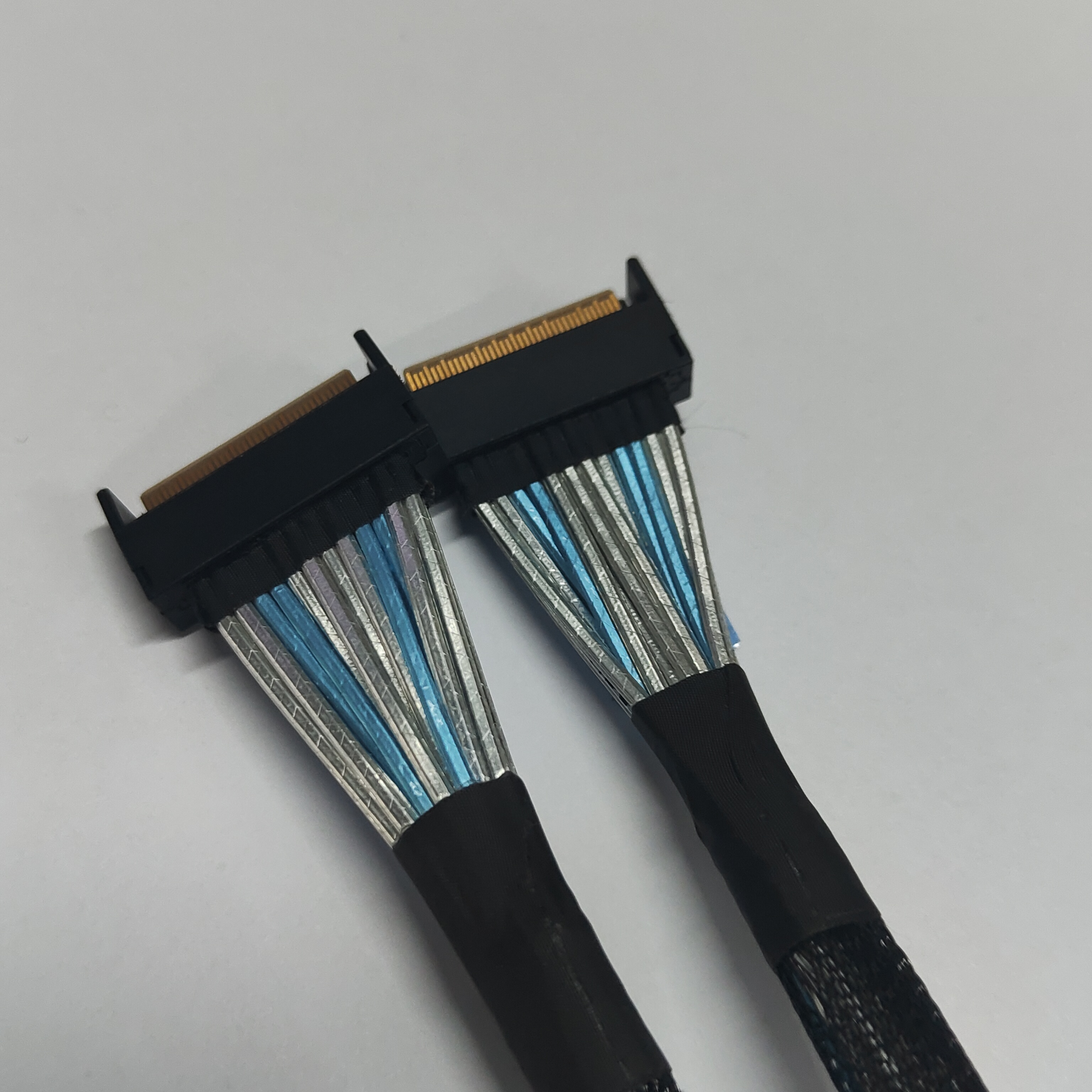 MCIO 8X STR CABLE L=300MM