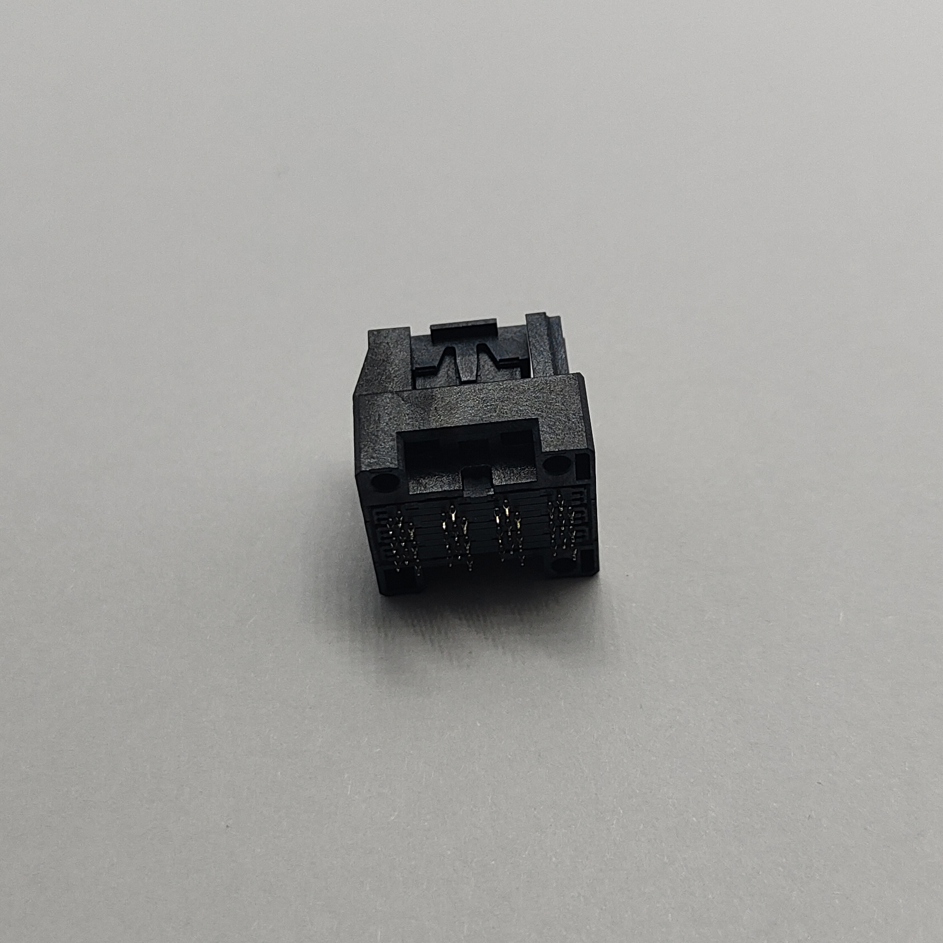 Mini SAS HD 4i Receptacle Connector : 36PIN G/F L=1.55; LCP BLACK VT SOCKET