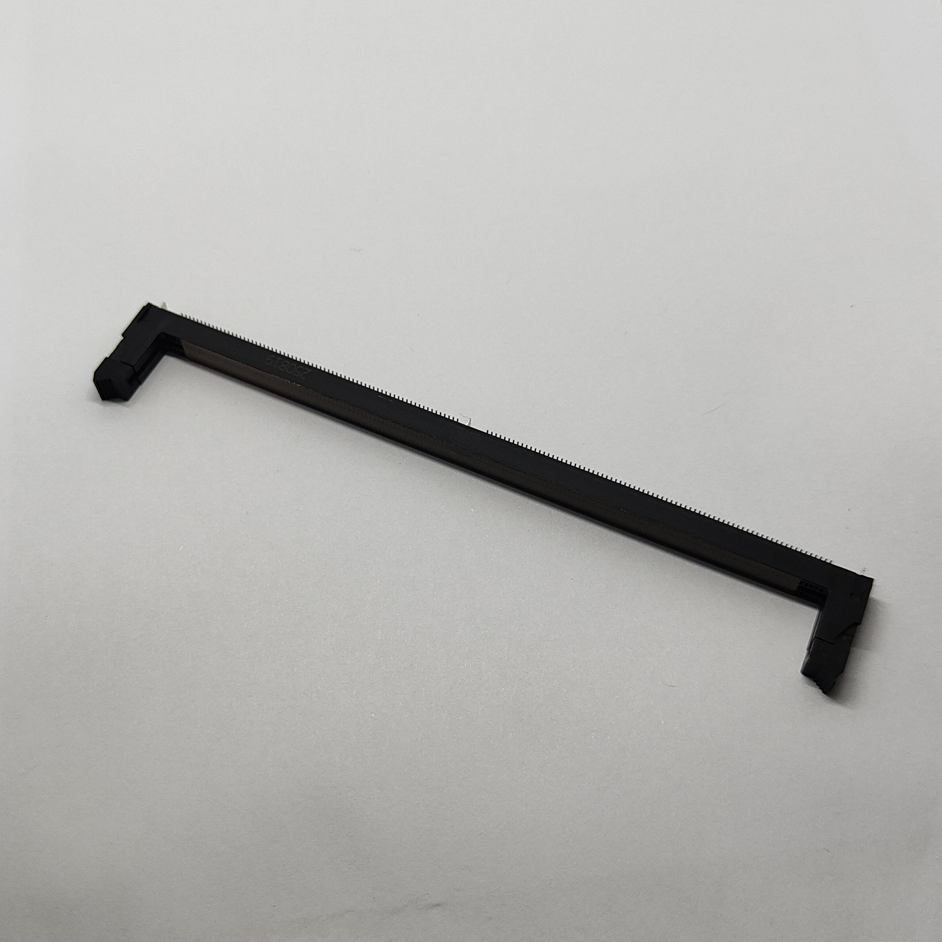 DDR5 288PIN RDIMM Short Latch Hard Tray with Mylar, L=120mm, Black, Au 30μ"